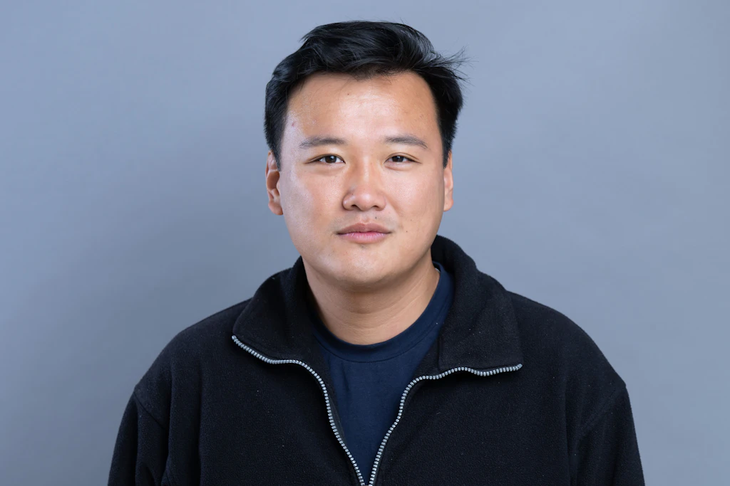 Nam Duy Nguyen (Die Linke) wollte nach eigenen Angaben die Demo beim AfD-Parteitag beobachten: Dann sei er von einem Polizisten brutal ins Gesicht geschlagen worden.