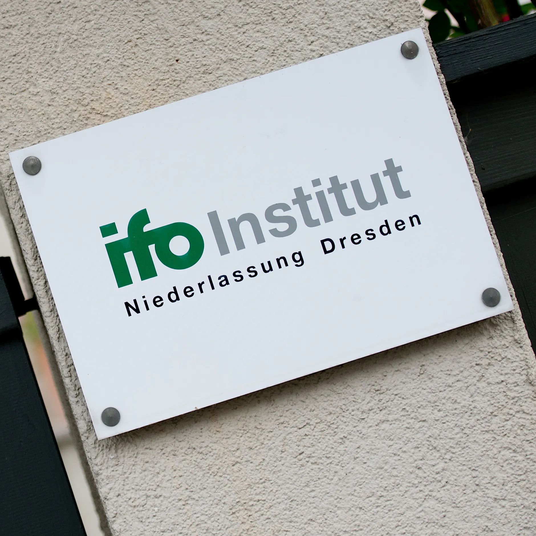 Ifo Geschäftsklima Ostdeutschland: Kein Sektor blickt optimistisch in die Zukunft