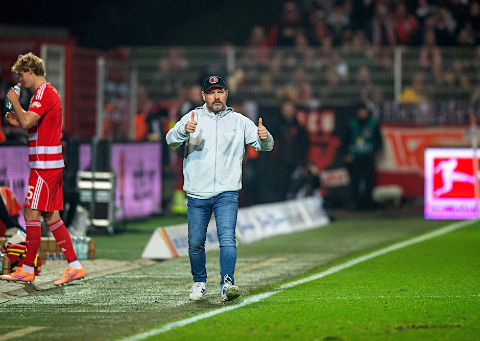 Daumen hoch: Steffen Baumgart führte den 1. FC Union Berlin mit seiner Art wieder zurück in die Spur.