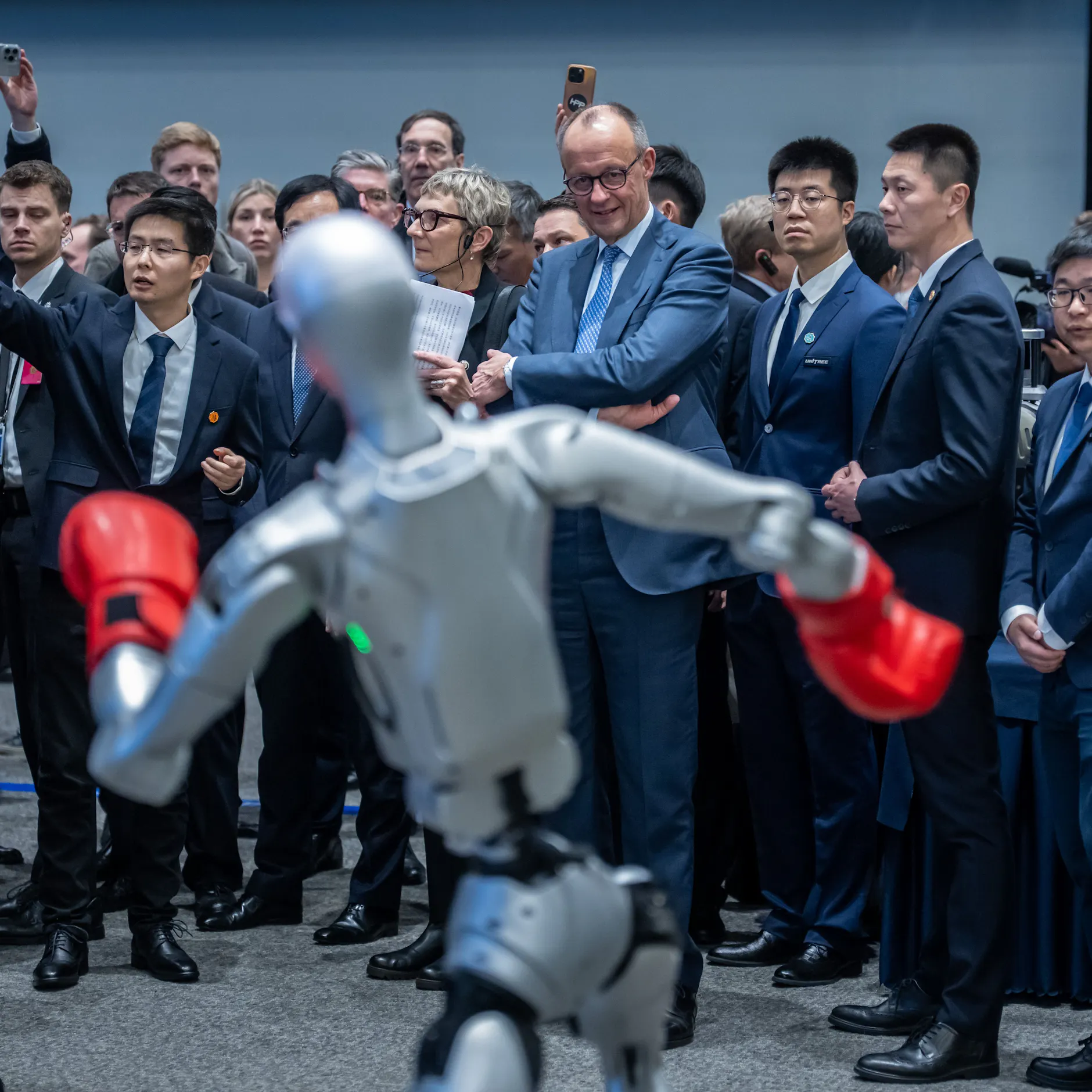 Image - Showdown in Hangzhou: Merz staunt über Chinas Kung-Fu-Roboter