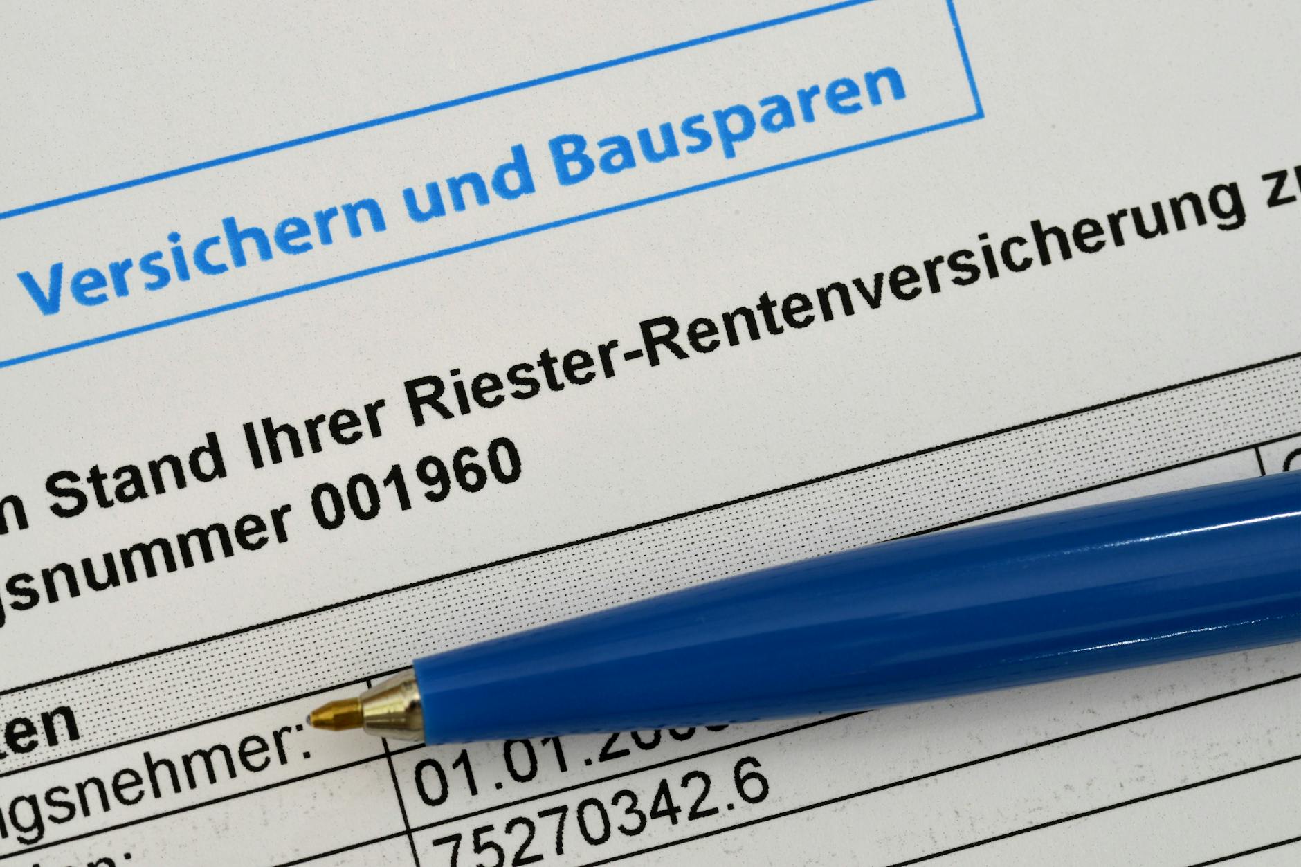 Die Riester-Versicherung vorschnell zu kündigen, kann teuer werden.