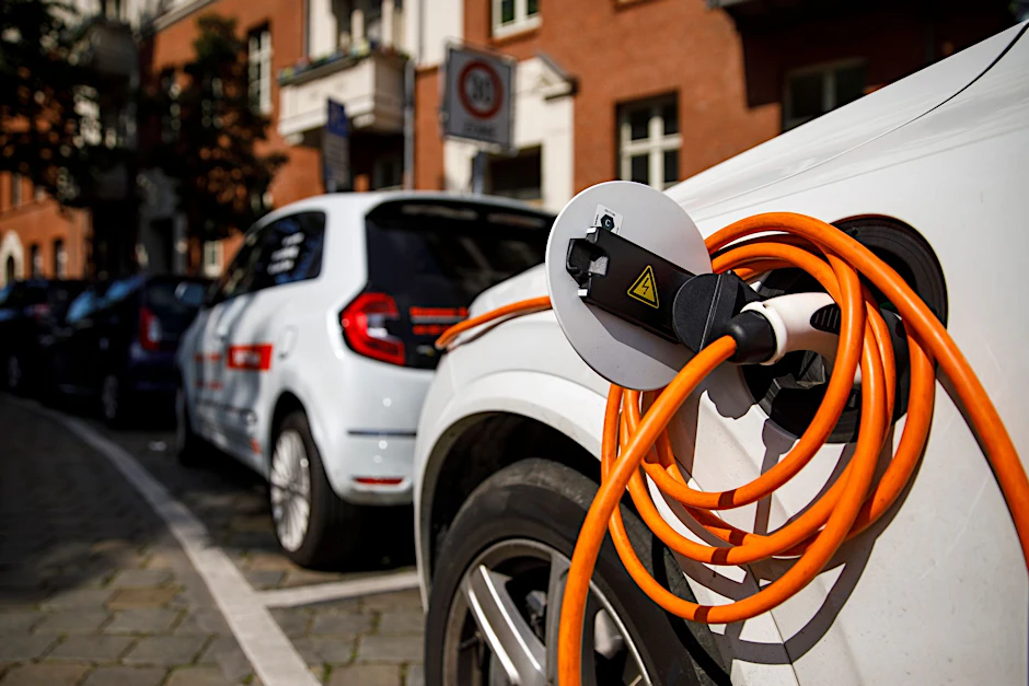 Viele Autofahrer sorgen sich um die Reichweite von Elektroautos.