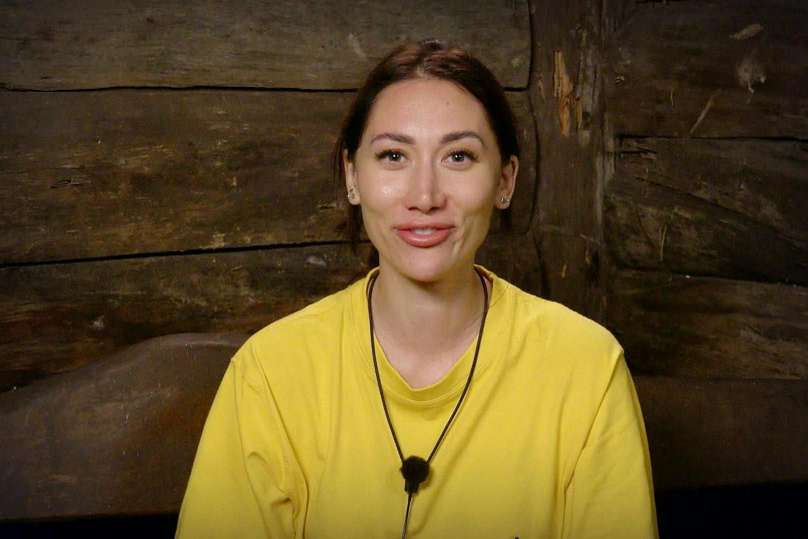 Samira Yavuz spricht in ihrem Podcast über das Dschungelcamp Klartex.