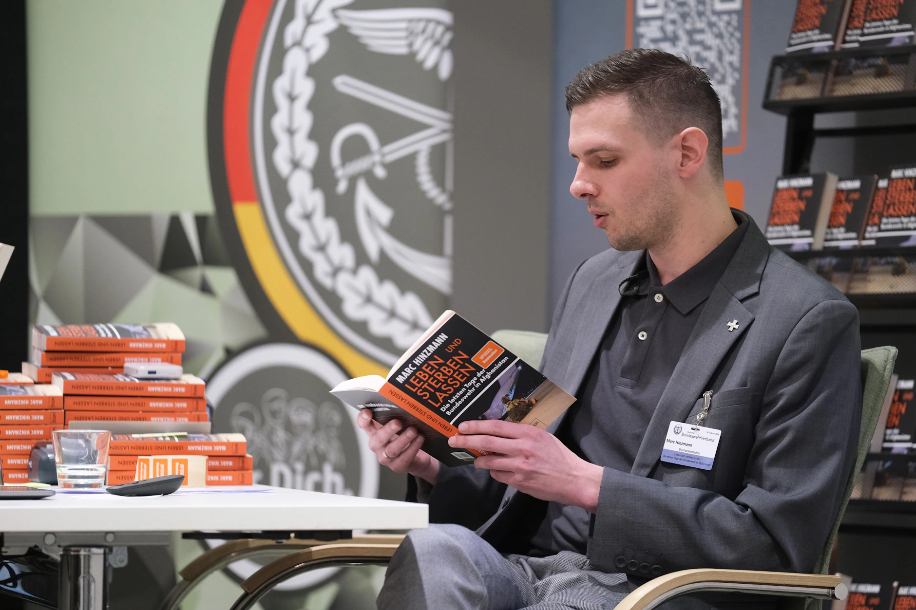 Marc Hinzmann liest aus seinem Buch „Leben und sterben lassen: Die letzten Tage der Bundeswehr in Afghanistan“.