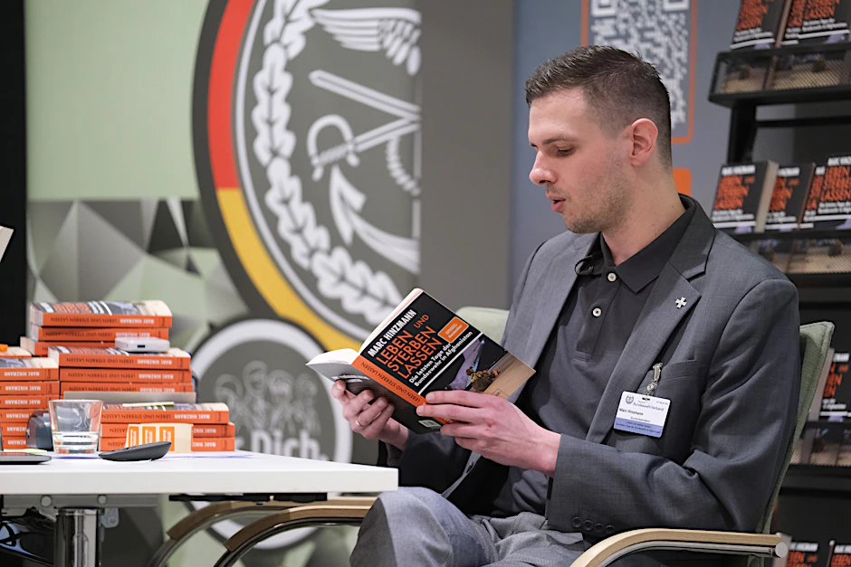 Marc Hinzmann liest aus seinem Buch „Leben und sterben lassen: Die letzten Tage der Bundeswehr in Afghanistan“.