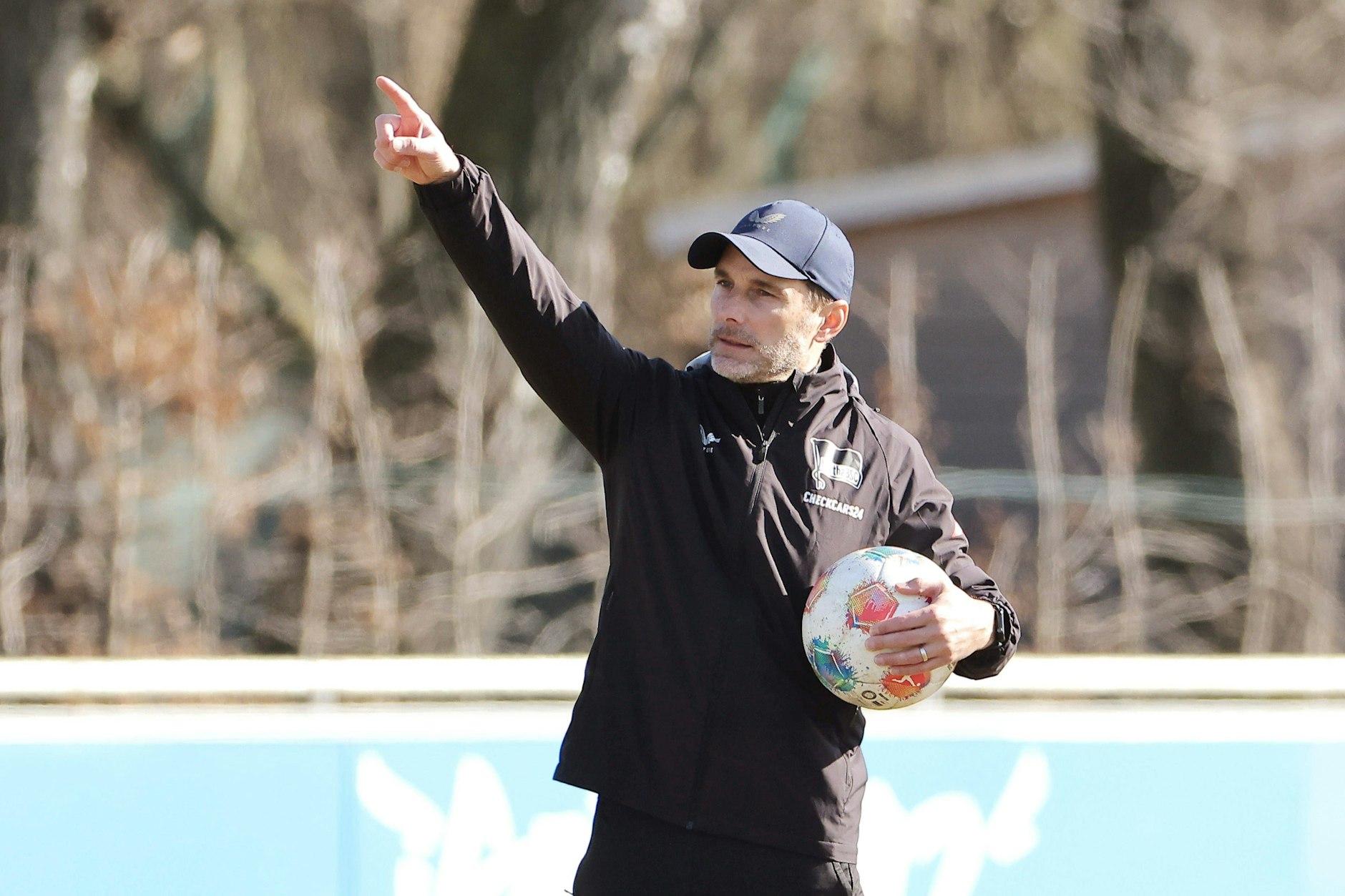 Trainer Stefan Leitl schickt bei Hertha BSC jetzt einige Stammspieler beim Heimspiel gegen Nürnberg auf die Bank.