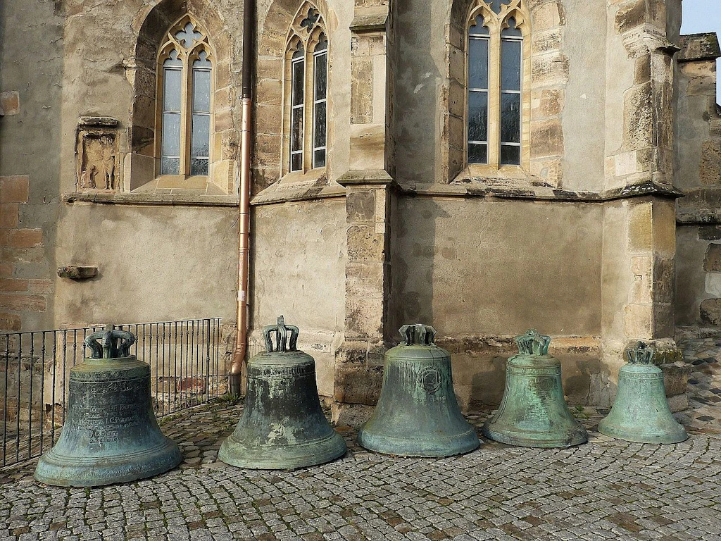 Verschollene Bronzeglocke von 1812 kehrte nach Hoyerswerda zurück