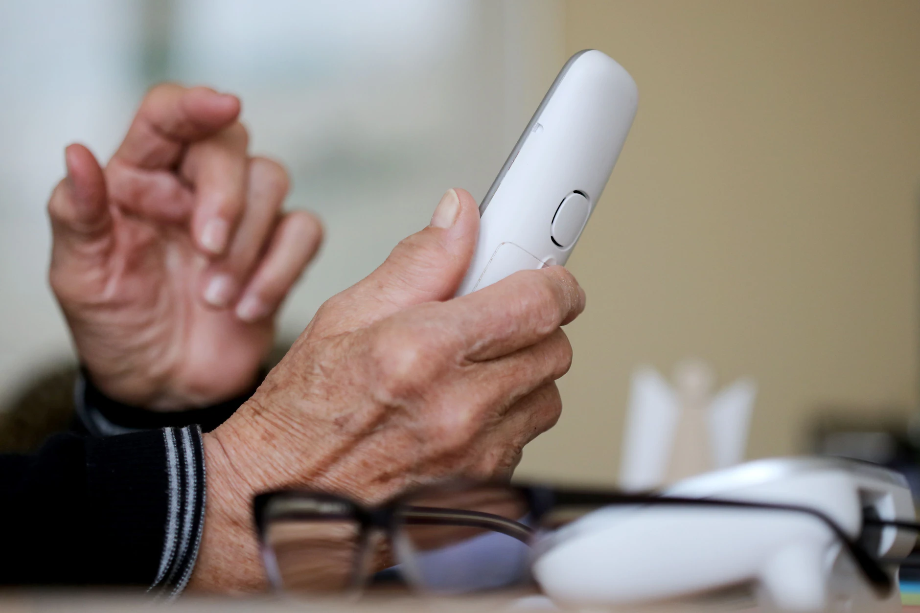 Die Berliner Polizei warnt vor einer neuen Telefonbetrugsmasche.