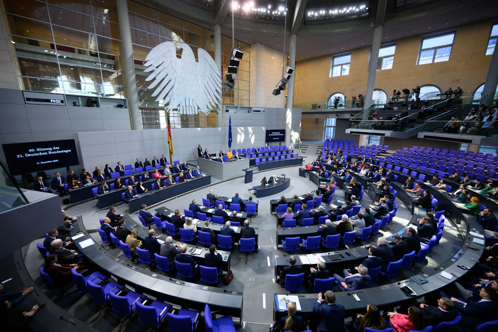 Bundestag: Ab Juli gibt es fast 500 Euro mehr pro Monat