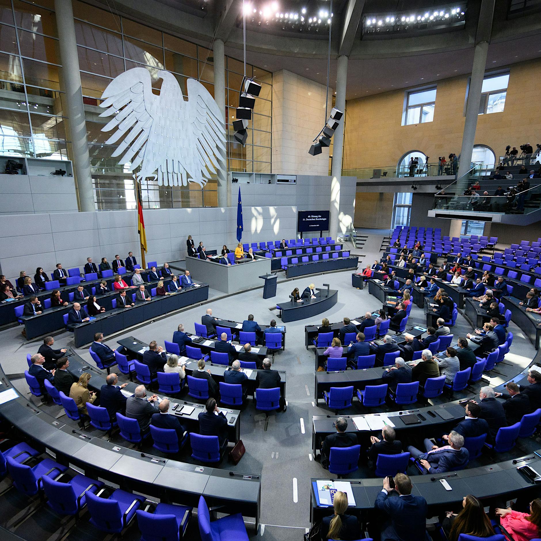 Bundestag: Ab Juli gibt es fast 500 Euro mehr pro Monat