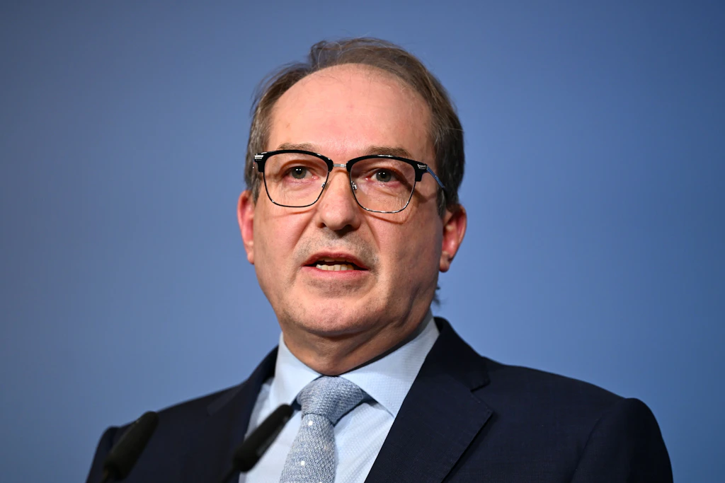 Dobrindt: Verfassungsschutz-Gutachten zur AfD soll neu geprüft werden