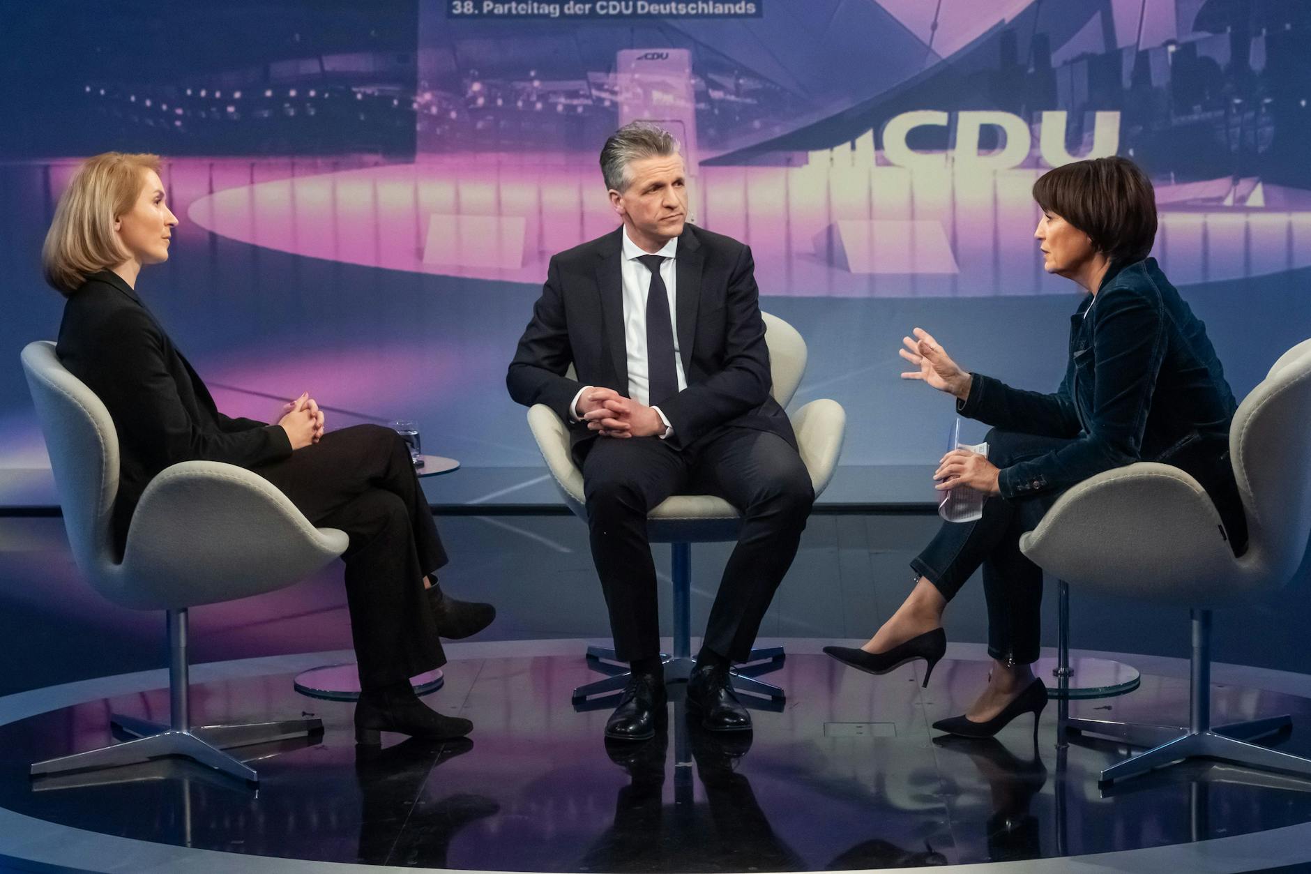 Linken-Chefin Ines Schwerdtner und Kanzleramtsminister Thorsten Frei stritten bei Moderatorin Sandra Maischberger um die Rente.