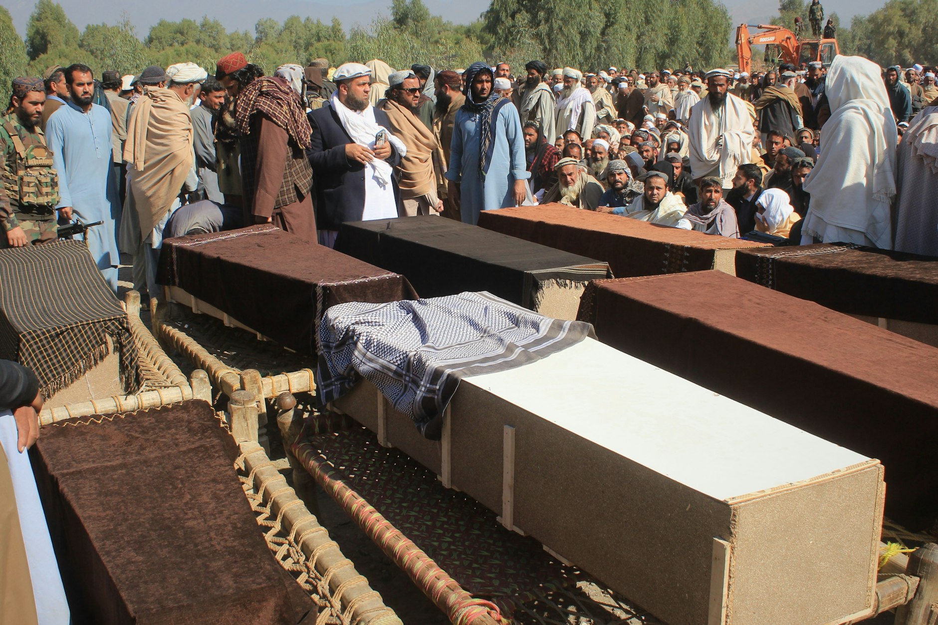 Angriffe der pakistanischen Armee auf Stellungen militanter Kämpfer haben in Afghanistan zahlreiche Opfer gefordert.