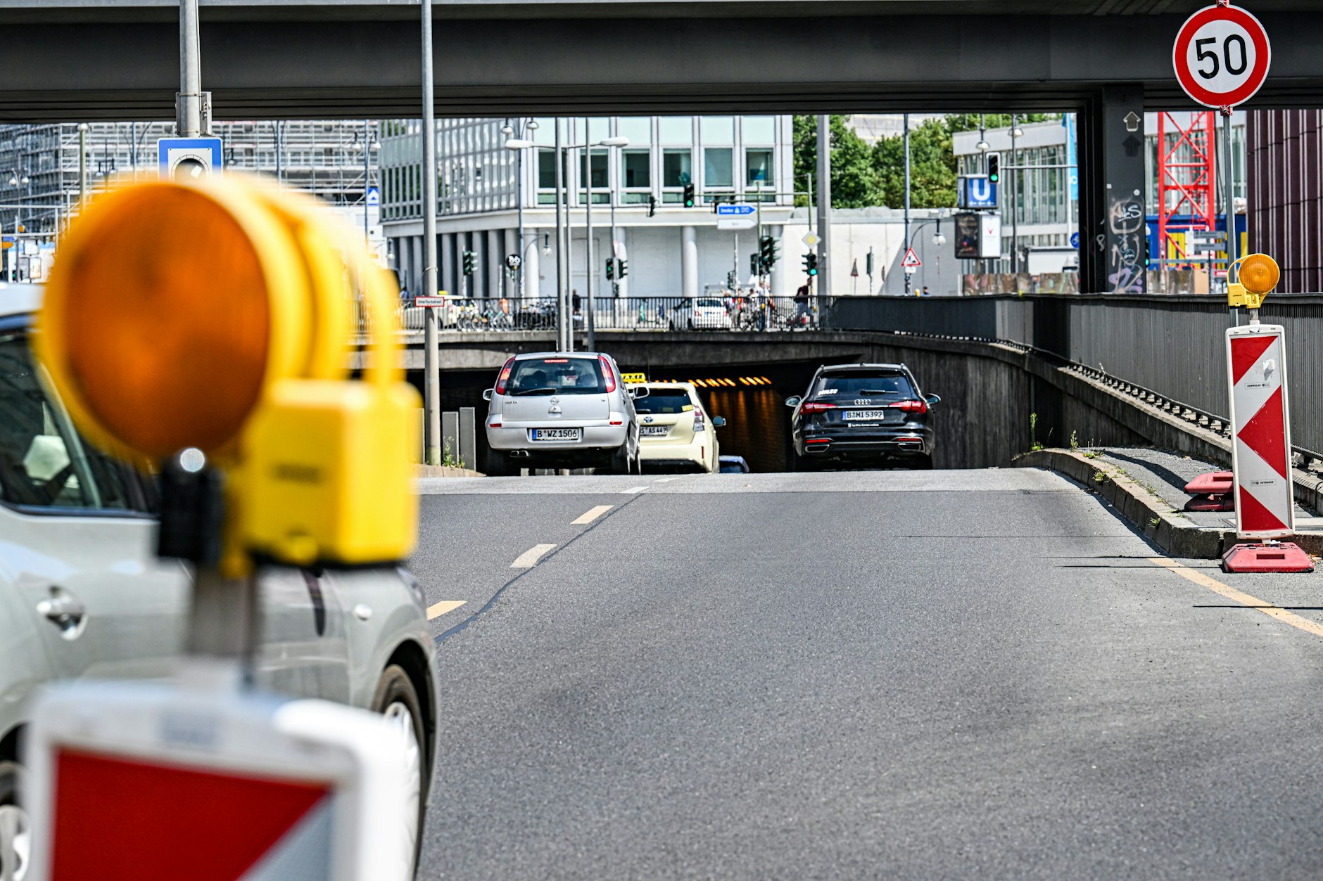 Der Tunnel an der Grunerstraße bleibt länger Baustelle.