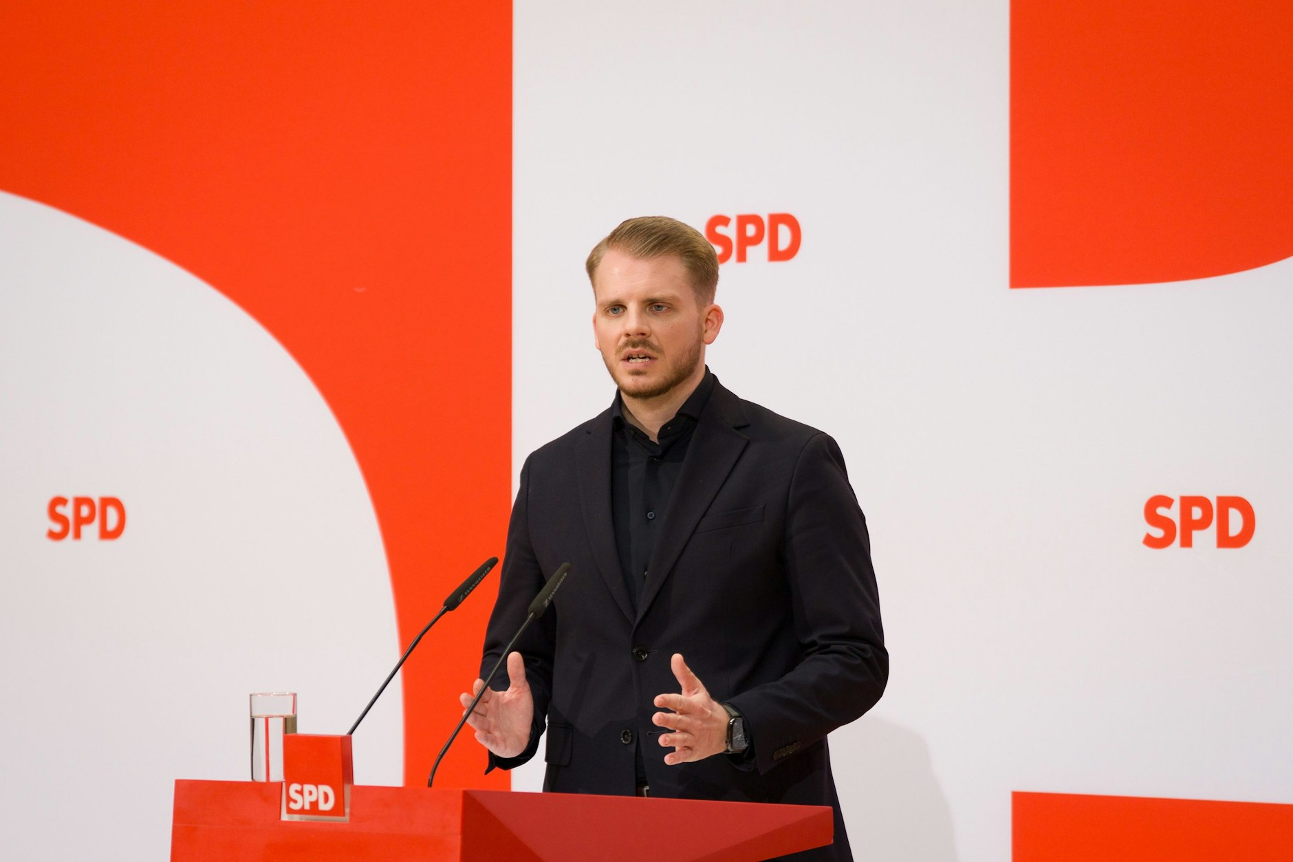 Ein Interview von Tim Klüssendorf (SPD) zeigt die Bruchlinien beim Thema Migrationspolitik innerhalb der Koalition.