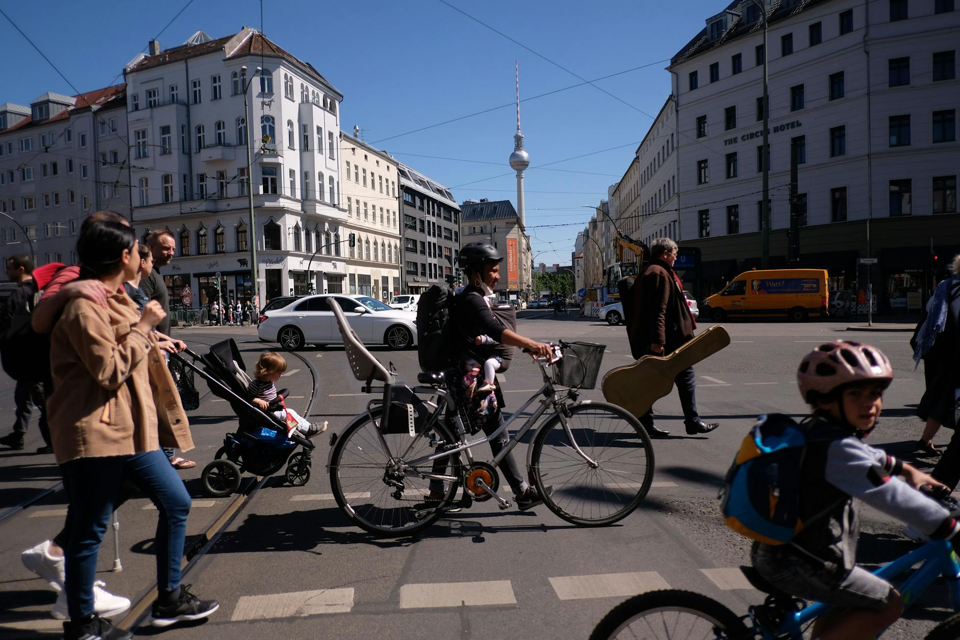 Muss für alle attraktiv werden: die Torstraße am Rosenthaler Platz.