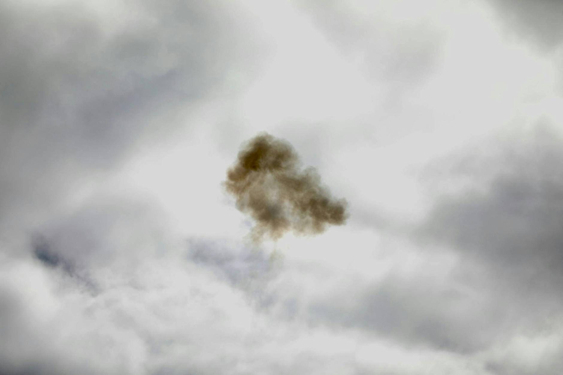 Israelische Luftabwehrsysteme haben mehrere Raketen über dem Himmel Jerusalems abgefangen.