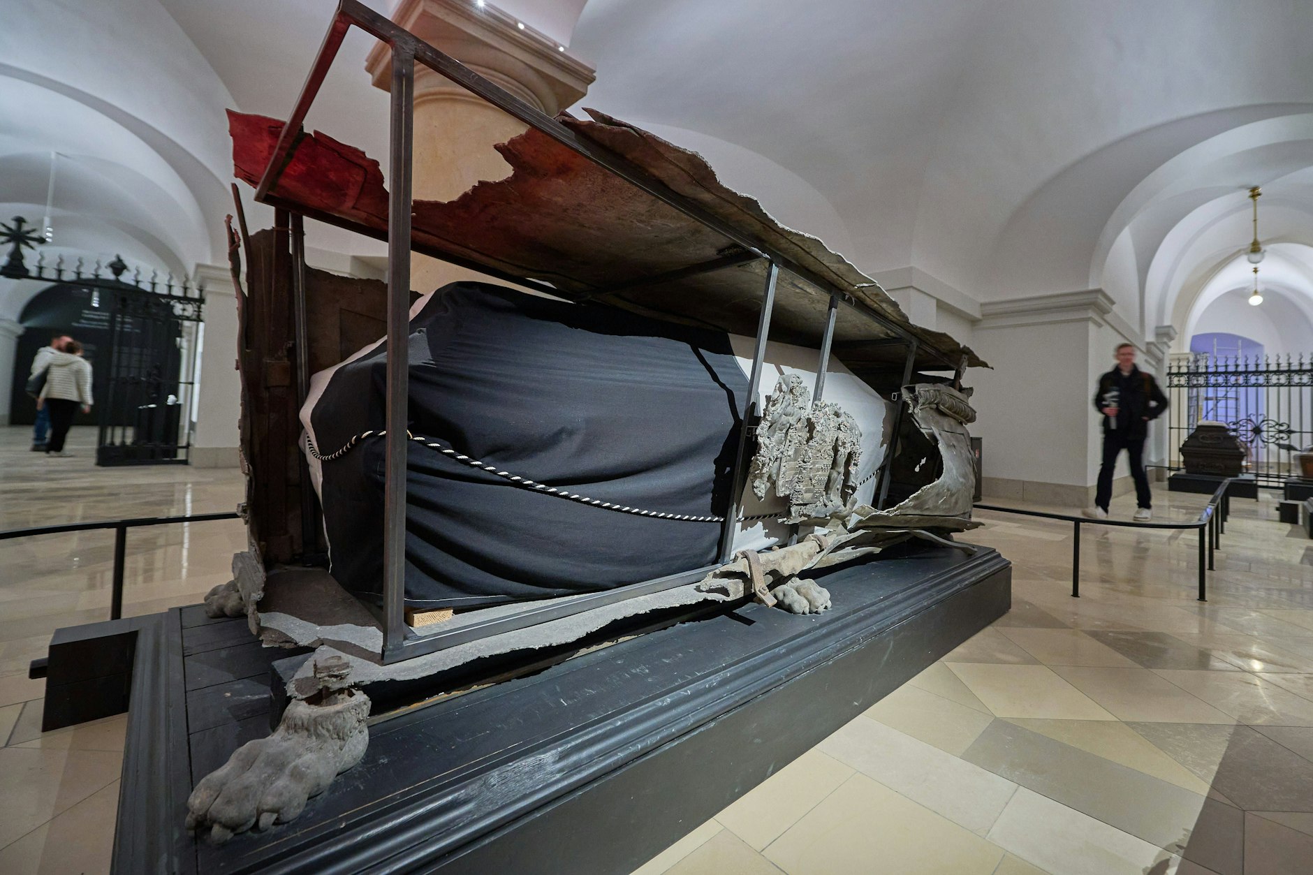 Der im Zweiten Weltkrieg zerstörte Sarg von König Friedrich Wilhelm II. von Preußen