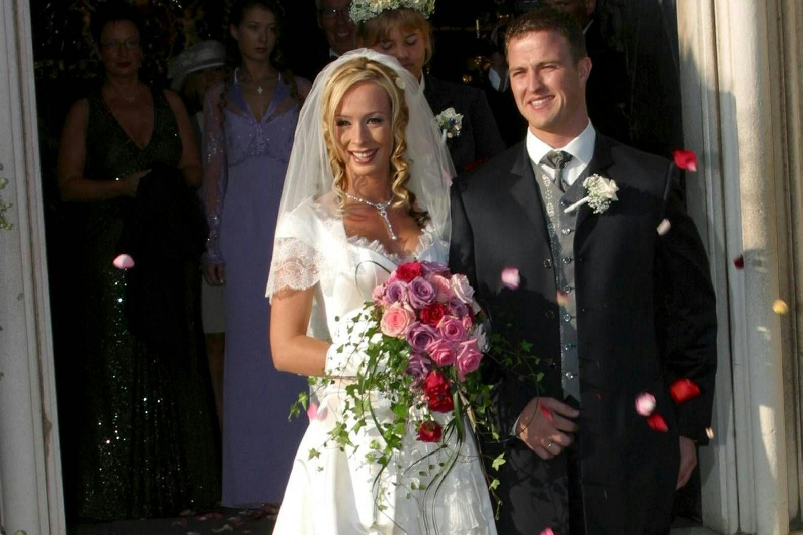 Cora und Ralf Schumacher bei ihrer kirchlichen Hochzeit 2002 in Salzburg.