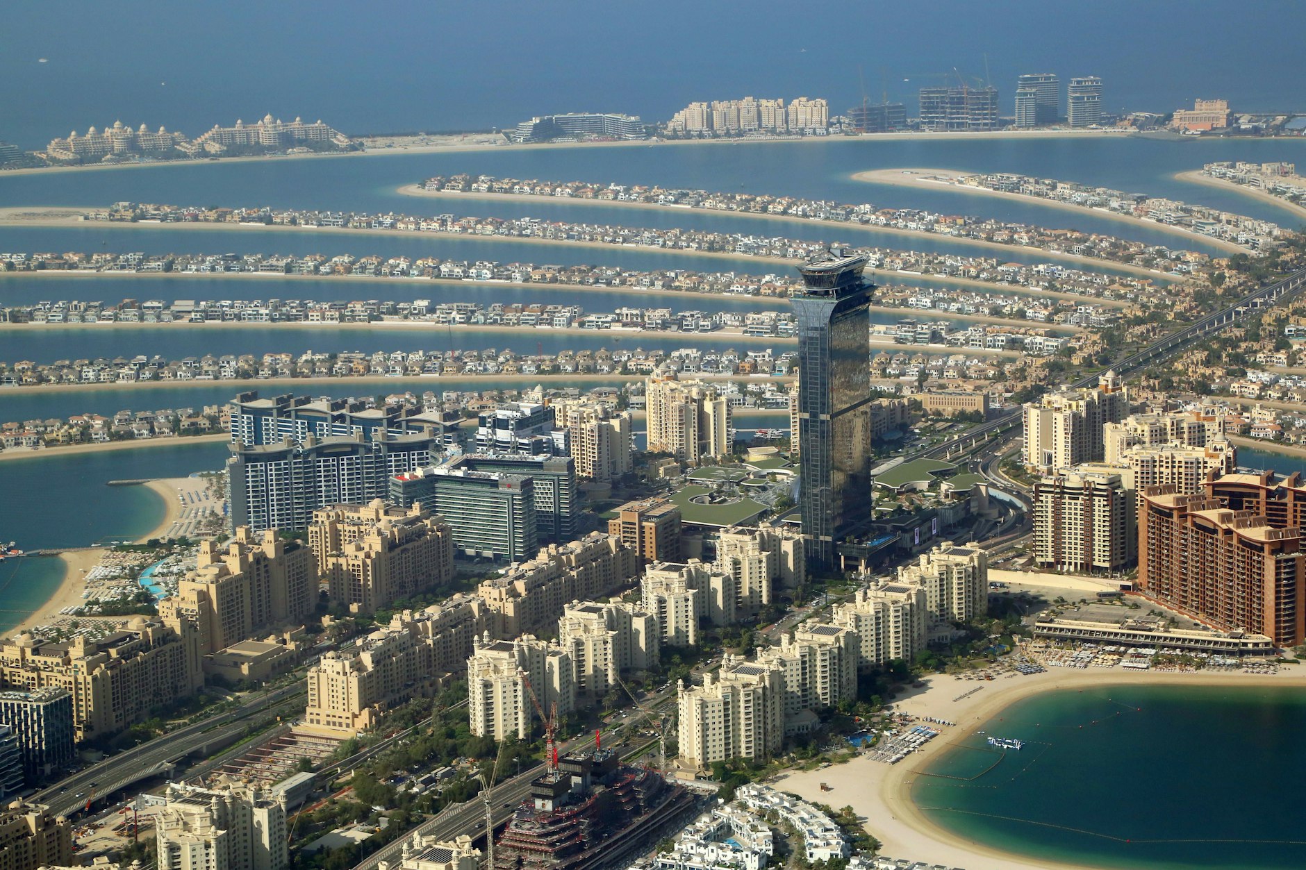 Blick auf die künstliche Insel Palm Jumeirah am Persischen Golf