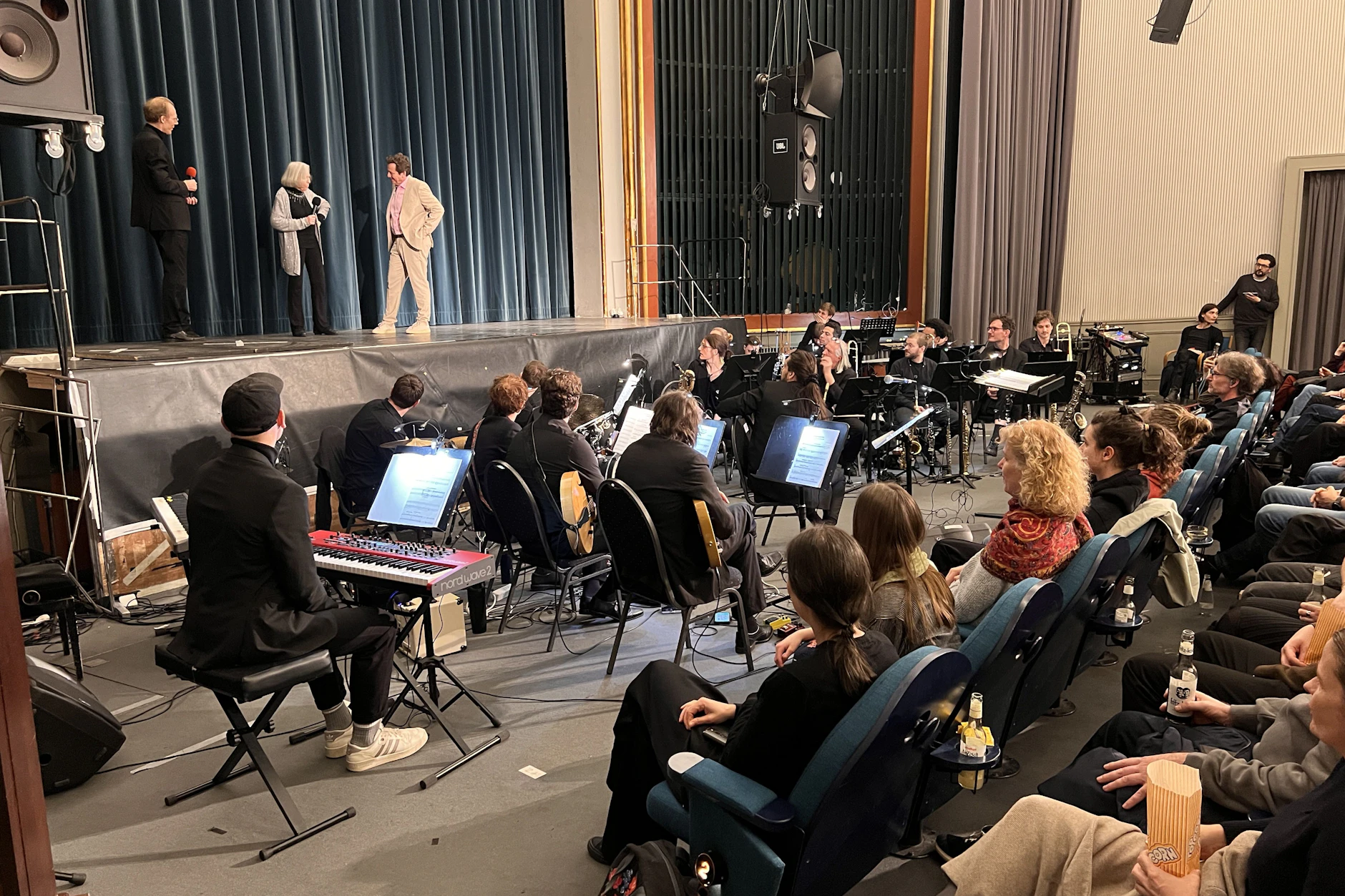 „Musik zum Anfassen“: das 20-köpfige Babylon-Orchester