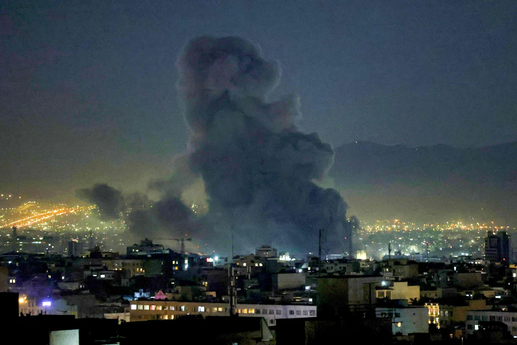 Iran-Konflikt eskaliert: Drohne trifft Stützpunkt auf Zypern – Hisbollah greift Israel an