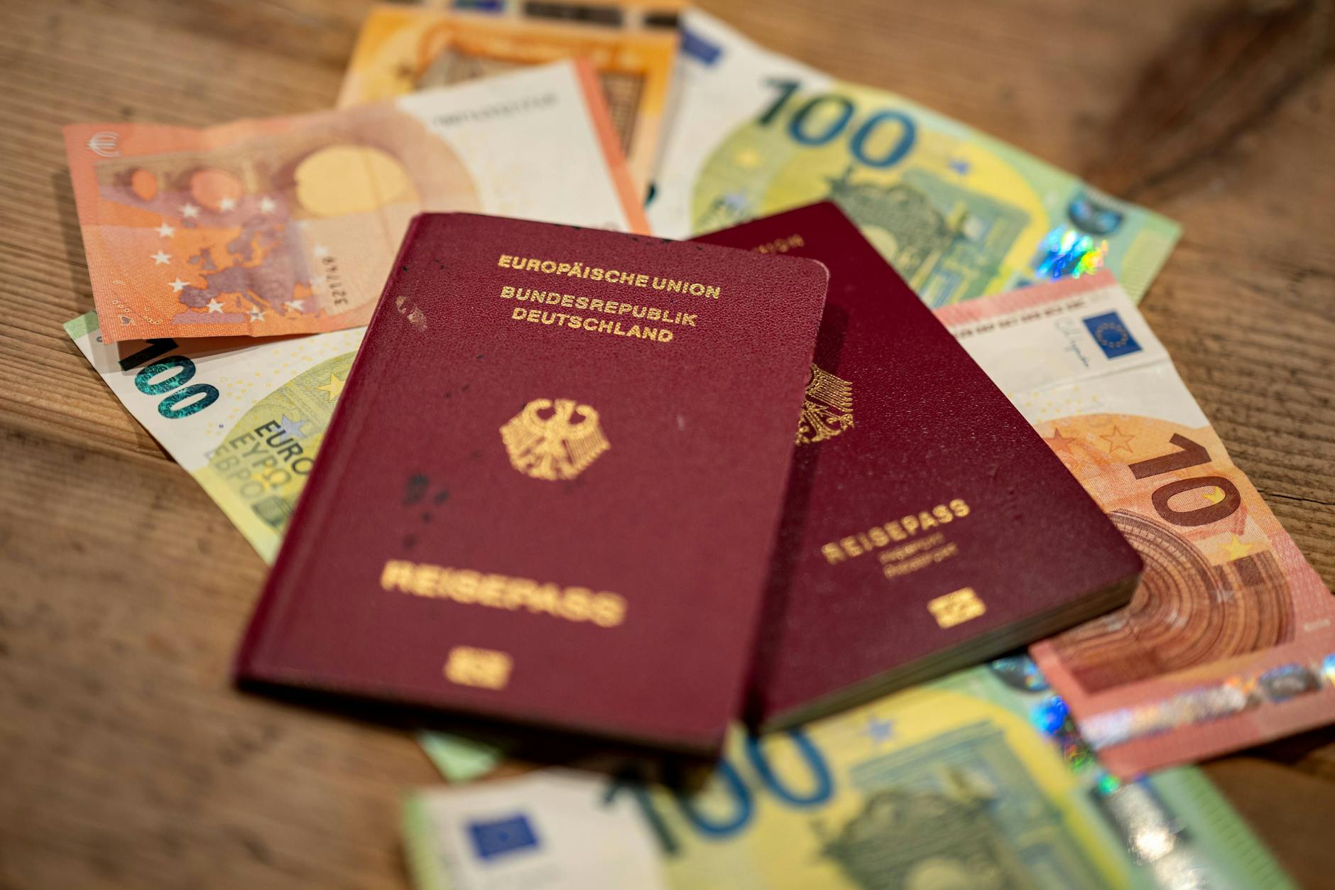 Die Deutschen geben im Schnitt 7,1 Prozent ihres Haushaltseinkommens für Reisen aus.