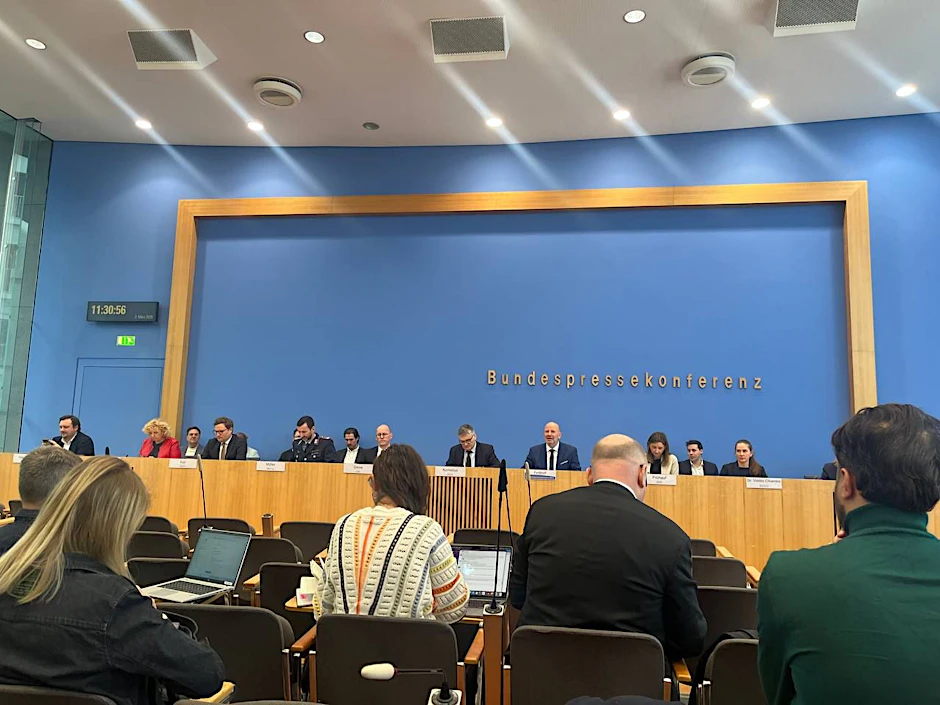 Regierungspressekonferenz: Zwischen Diplomatie und Duldung - Deutschlands heikle Linie zu US‑ und Israel‑Angriffen auf Iran.