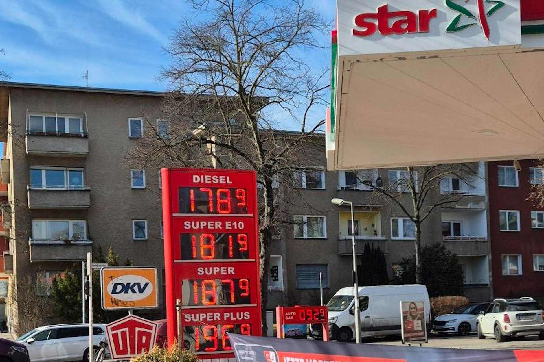 Preise an der Star-Tankstelle auf dem Steglitzer Damm am Montagnachmittag.