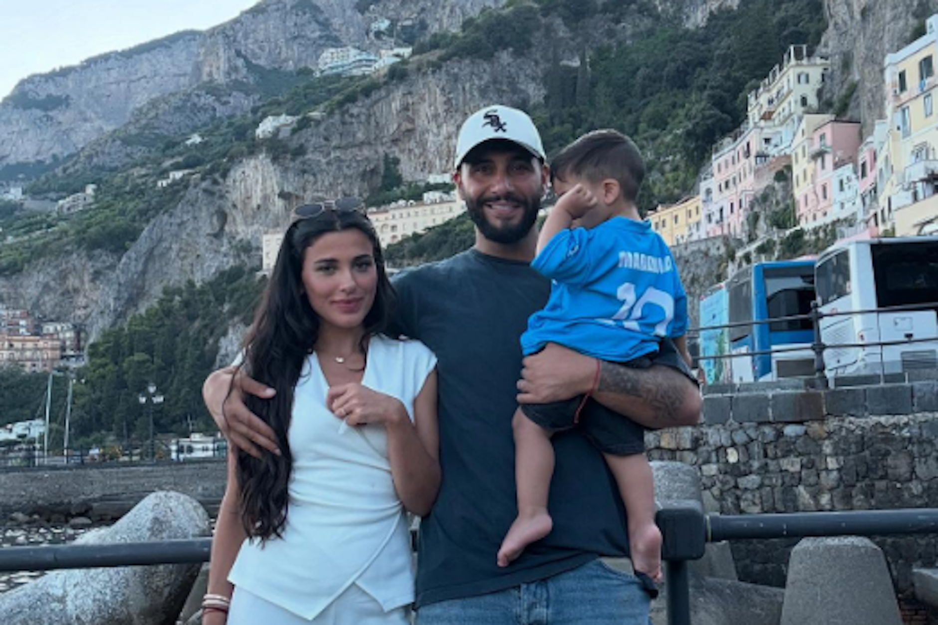 Rapper Samra mit Ehefrau Dunja Akkouche und dem gemeinsamen Sohn Kareem (1).