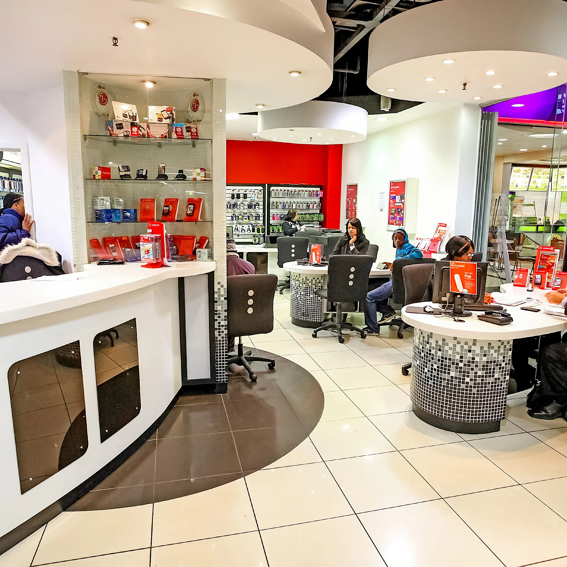 Vodafone nutzt Amazons Satelliten, um Mobilfunkmasten in Europa und Afrika anzubinden