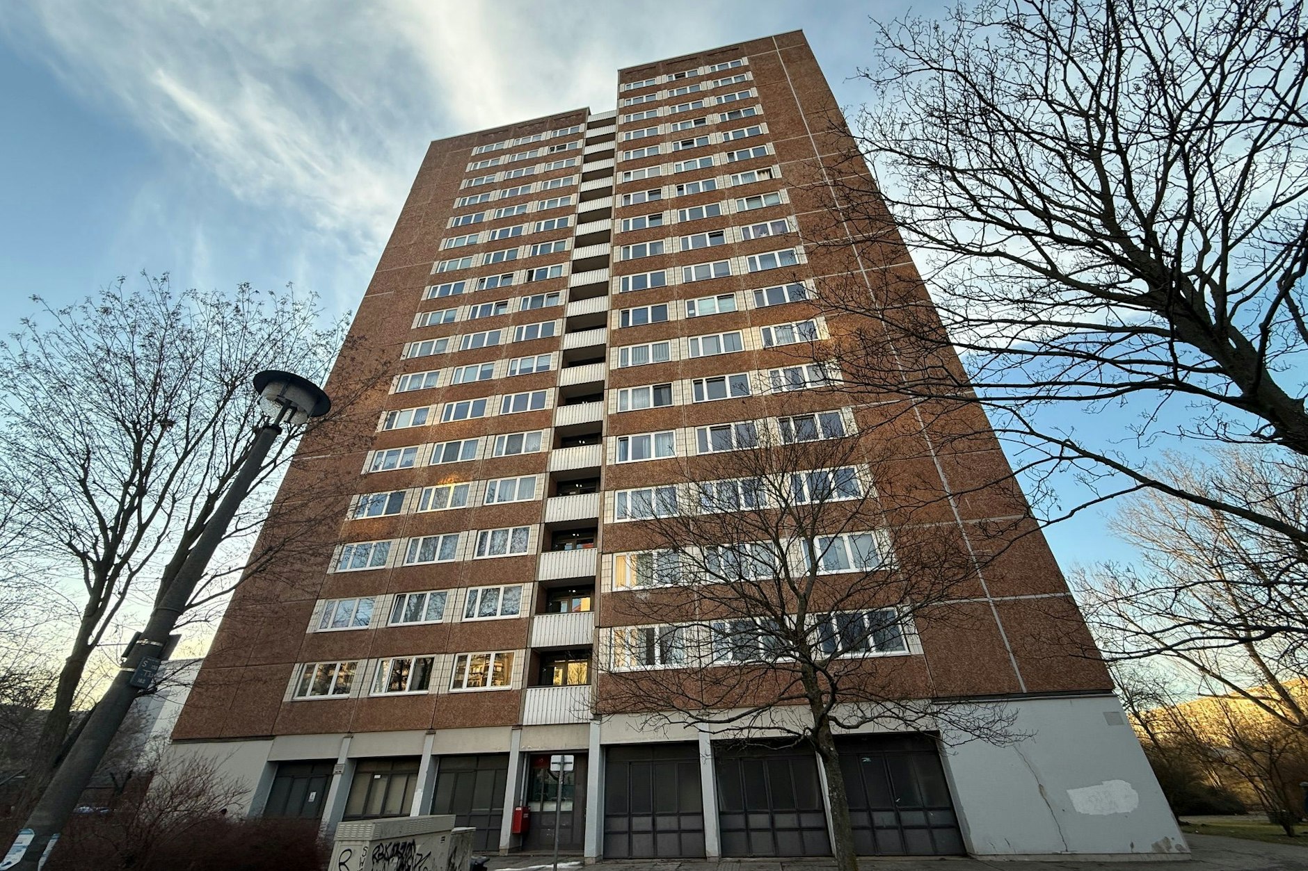 In diesem Hochhaus ereignete sich der Unfall. Dabei starb ein kleines Kind.