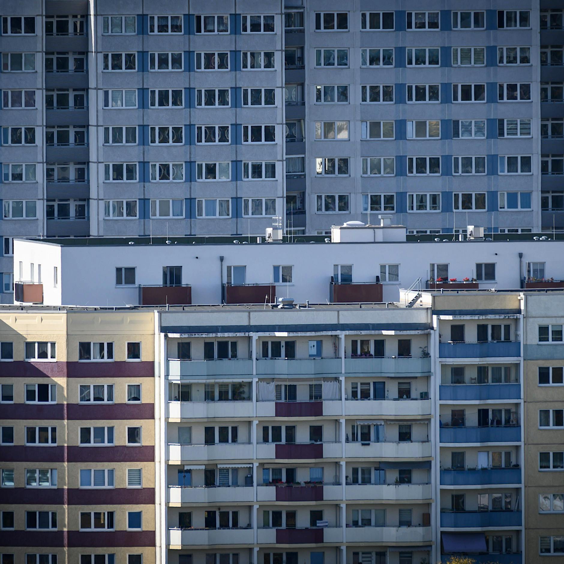 Marzahn-Hellersdorf: Vierjähriger Junge stirbt nach Sturz aus dem 15. Stock