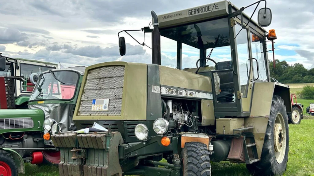 Alte DDR-Trecker pflügen immer noch die USA um