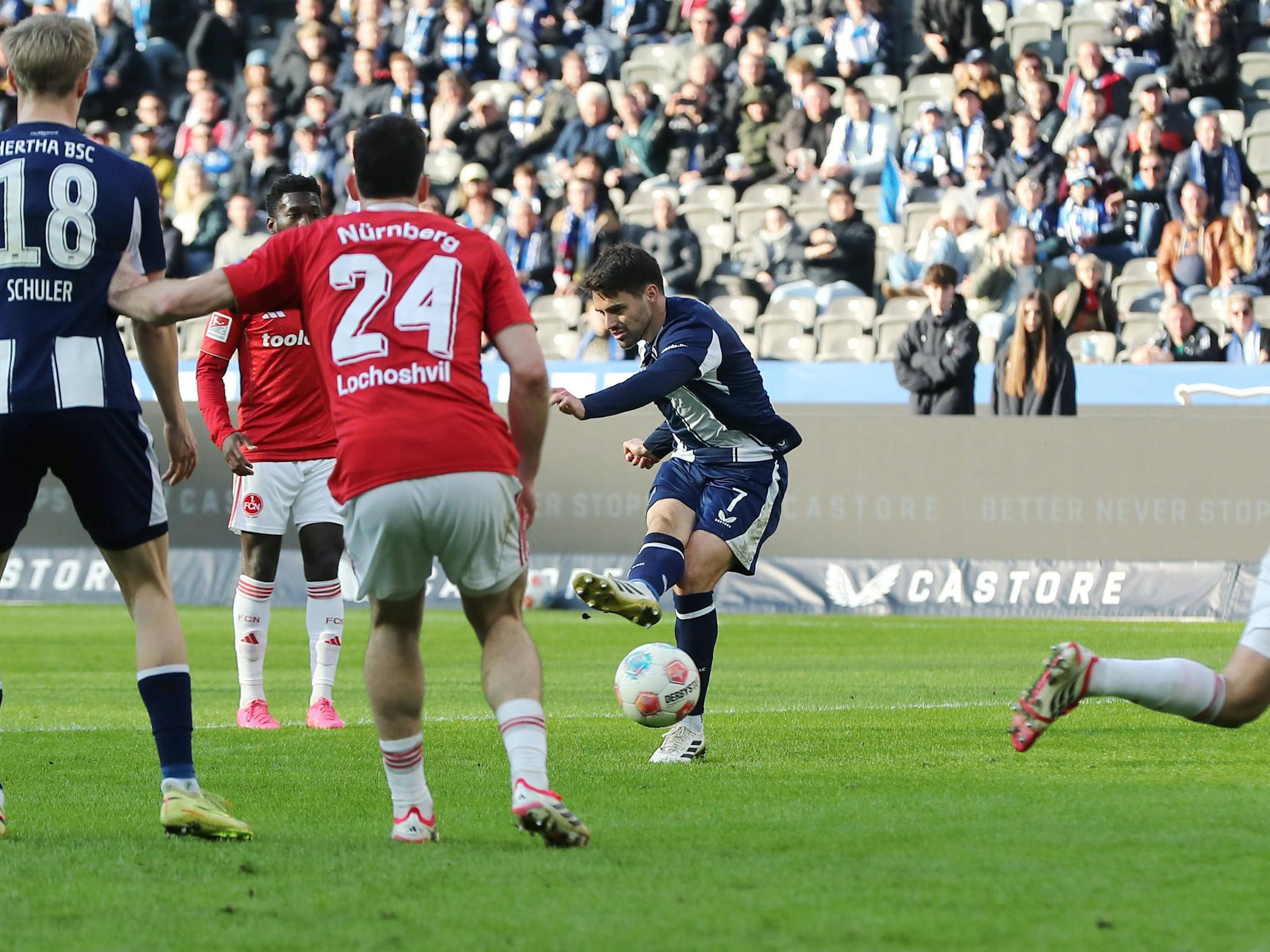 Das 2:1 für Hertha BSC gegen den 1. FC Nürnberg machte Josip Brekalo mit dem rechten Fuß.