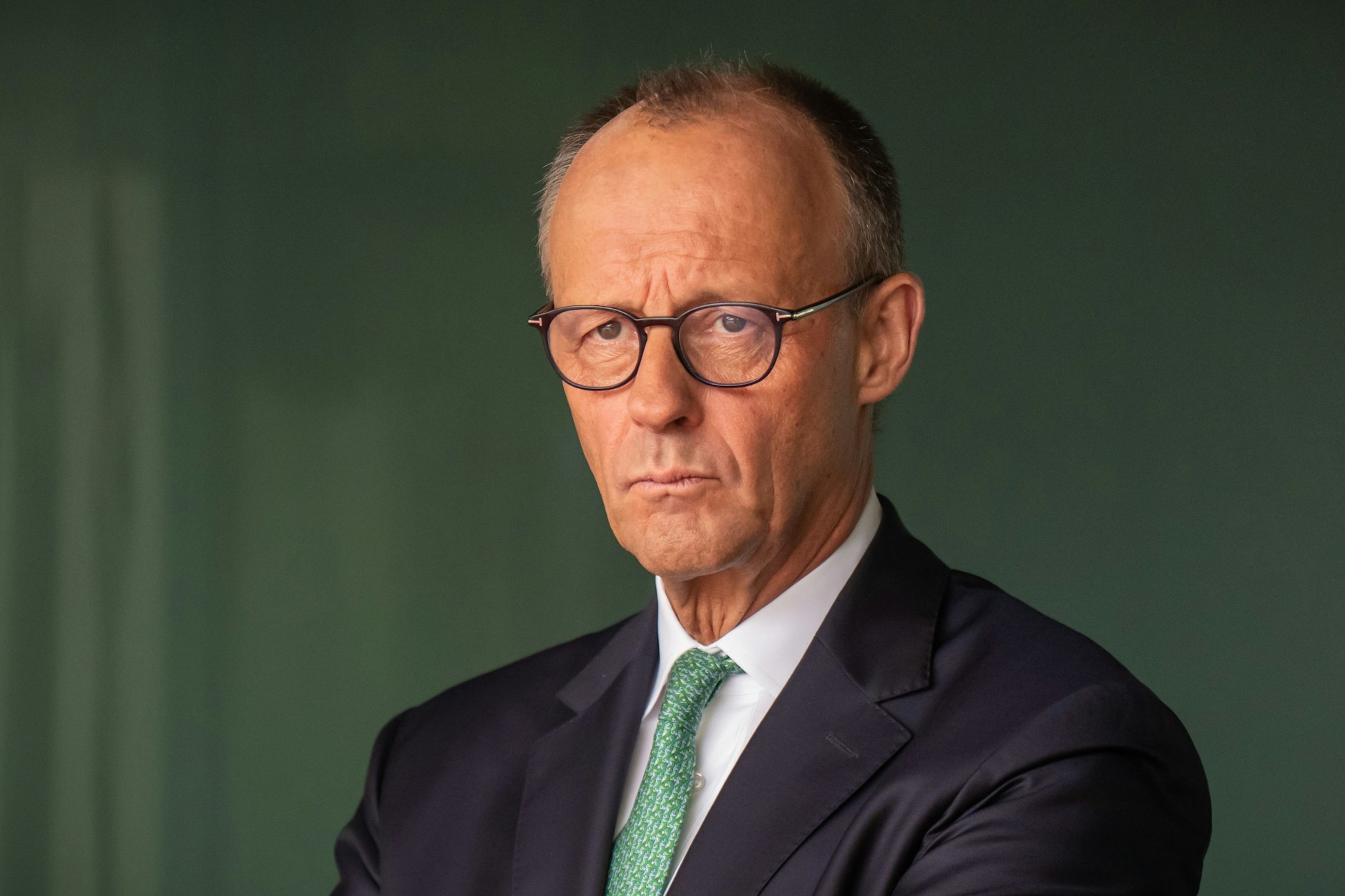 Friedrich Merz (CDU) schimpft gerne über die faulen Deutschen – und ignoriert strukturelle Probleme in der Vermögensverteilung.