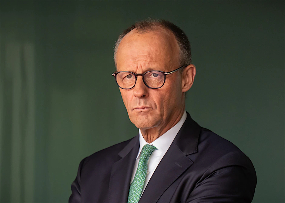 Friedrich Merz (CDU) schimpft gerne über die faulen Deutschen – und ignoriert strukturelle Probleme in der Vermögensverteilung.