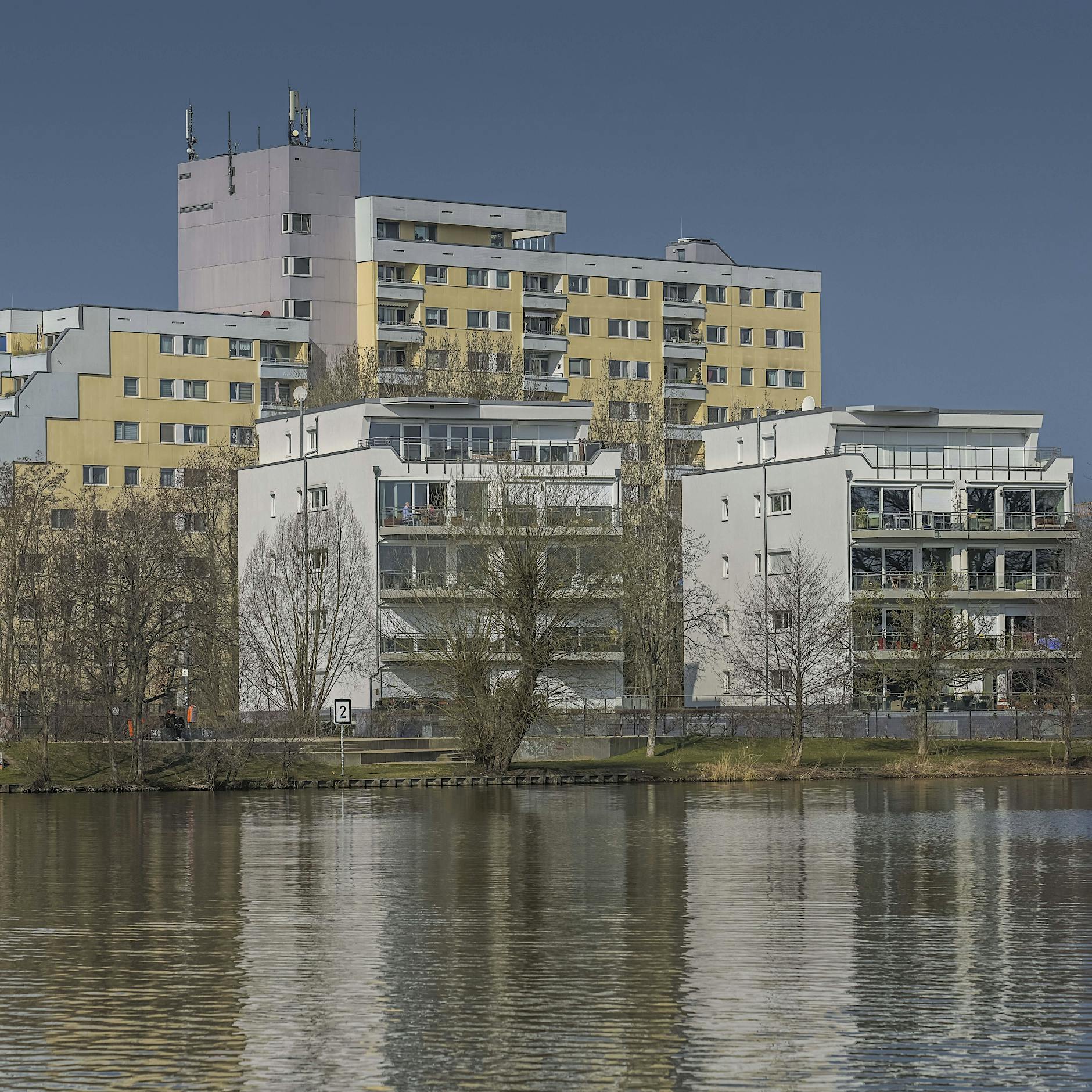 Großeinsatz in Hakenfelde: Mann im Drogenrausch bedroht Feuerwehrleute mit Pistole