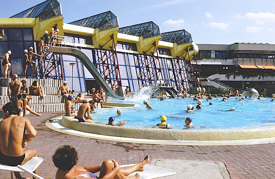 Es gibt einen Rettungsplan für das SEZ. Doch wann im einstigen DDR-Spaßbad wieder geplanscht werden darf, steht in den Sternen.