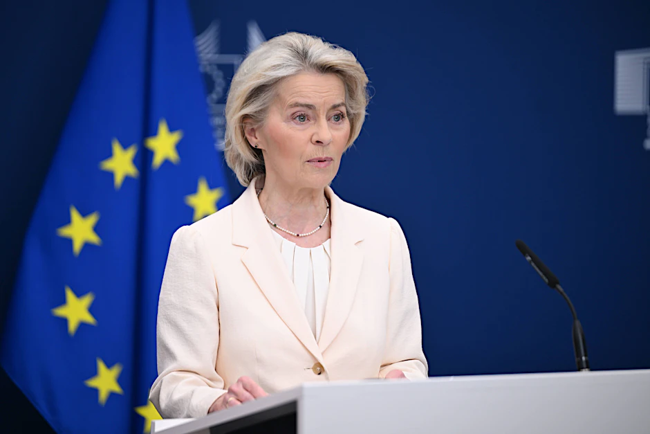EU-Kommissionspräsidentin Ursula von der Leyen kämpft um ihr Prestigeprojekt. Der einst ambitionierte „Green Deal“ gerät unter massiven Druck von Industrie und Mitgliedstaaten.