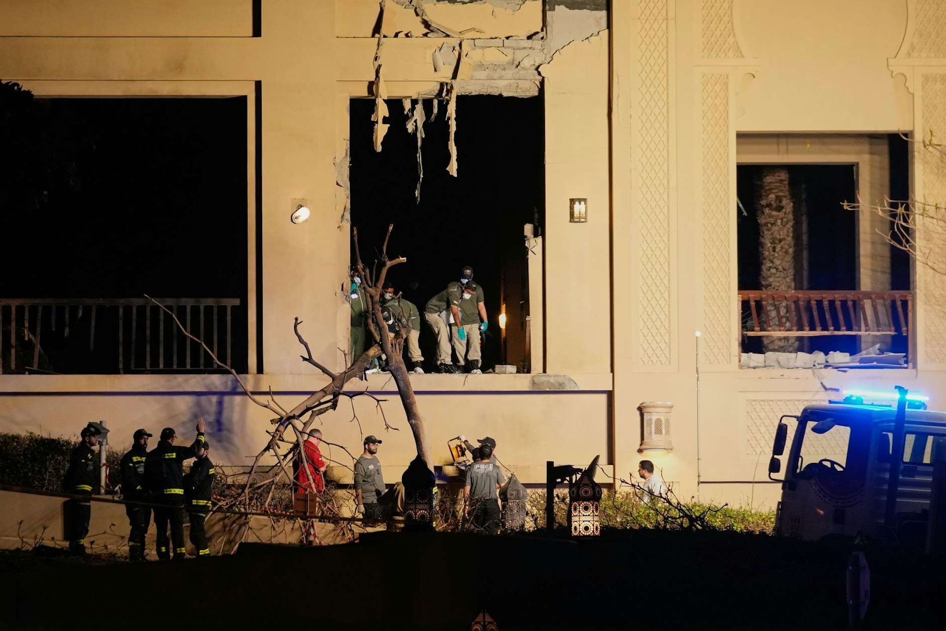 Am Wochenende wurde in Dubai das Fairmont Hotel The Palm von Raketenteilen getroffen. Ein Feuer brach aus.