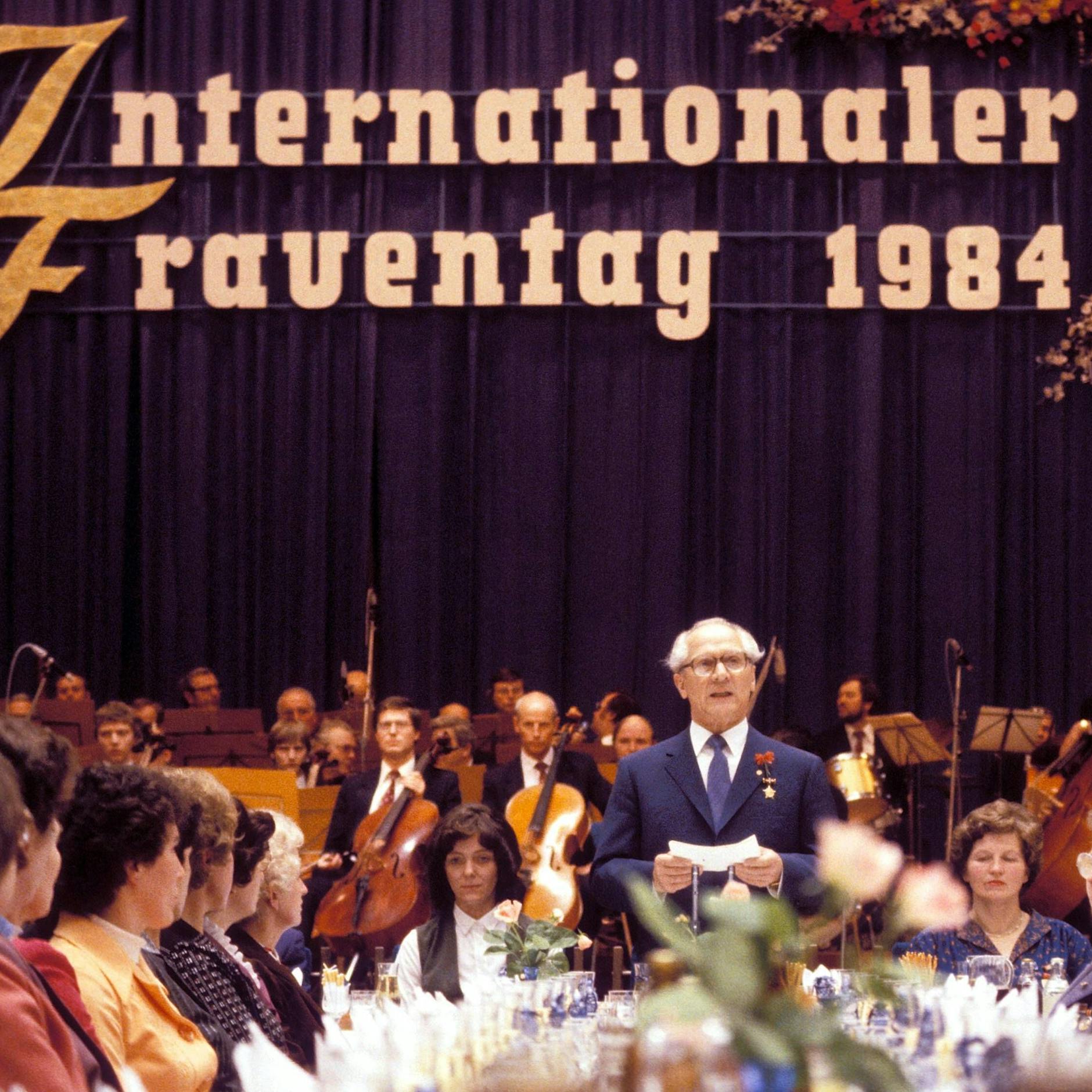Wie der 8. März zur Bühne der DDR-Politik wurde – und was davon blieb