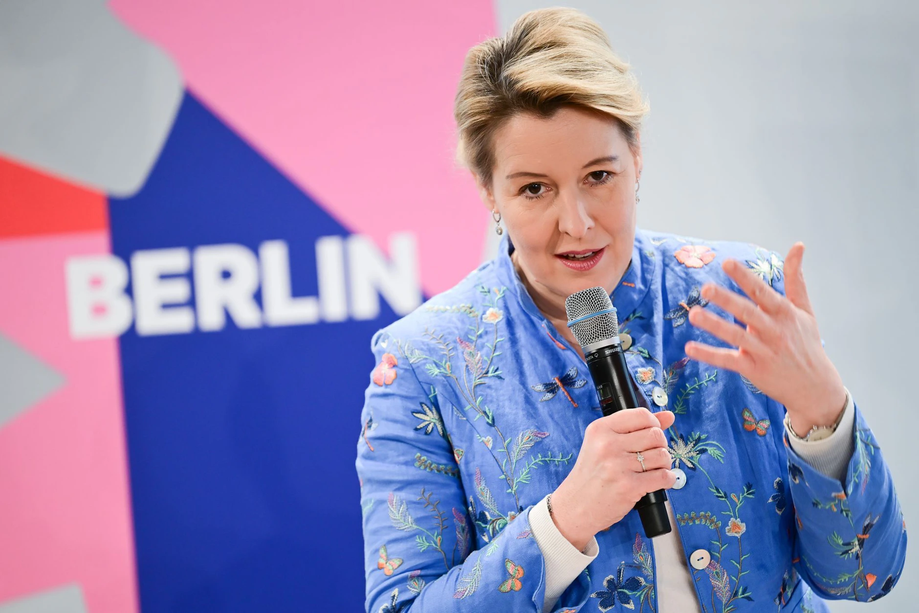 Franziska Giffey (SPD), Berliner Senatorin für Wirtschaft, Energie und Betriebe, ist trotz rückläufiger&nbsp; Unternehmensansiedlungen in Berlin mit der Entwicklung&nbsp; zufrieden.