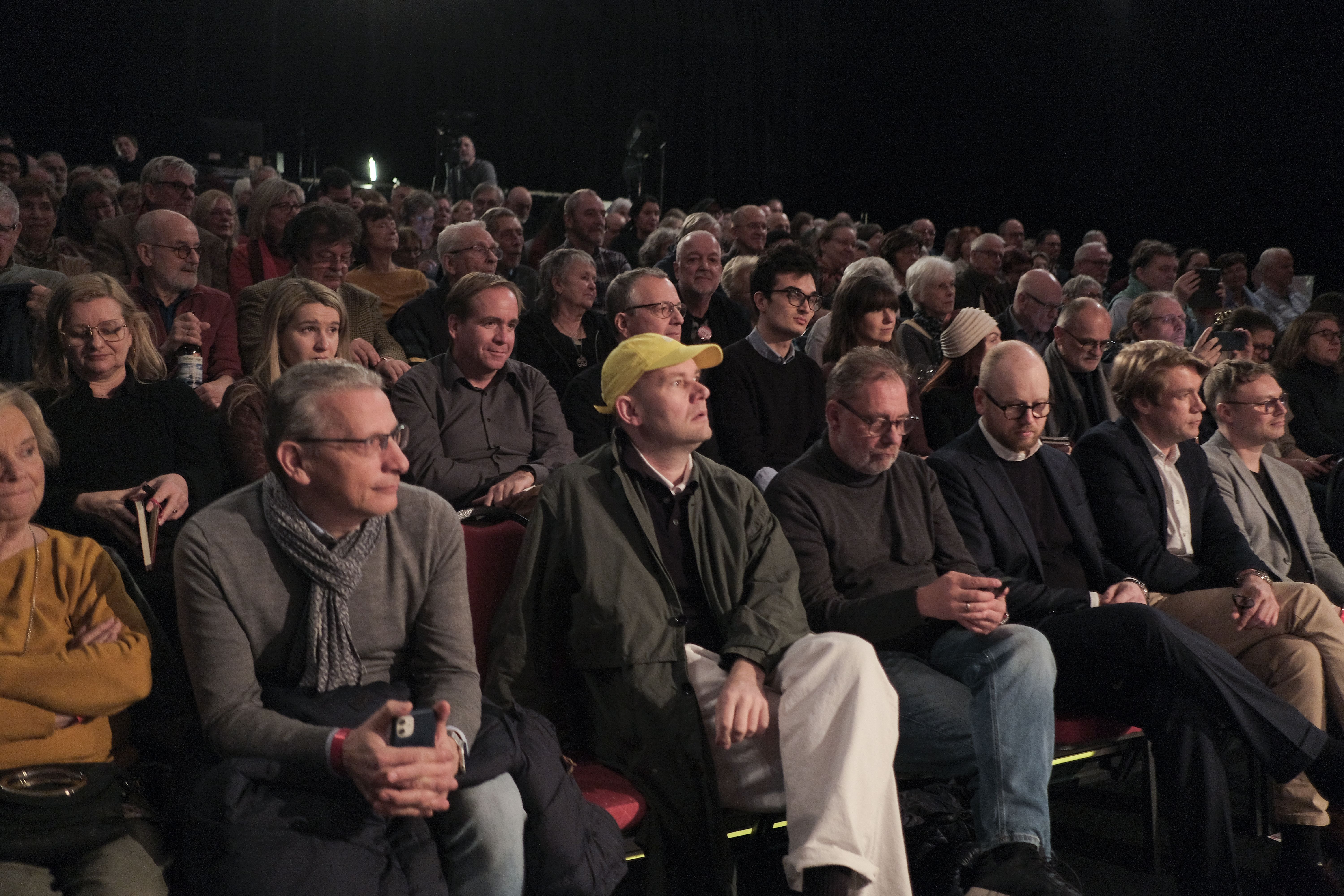 Widerwillige Neugier: Wie die Döpfner-Friedrich-Debatte Spiegel, Zeit und Co. in den Osten holte