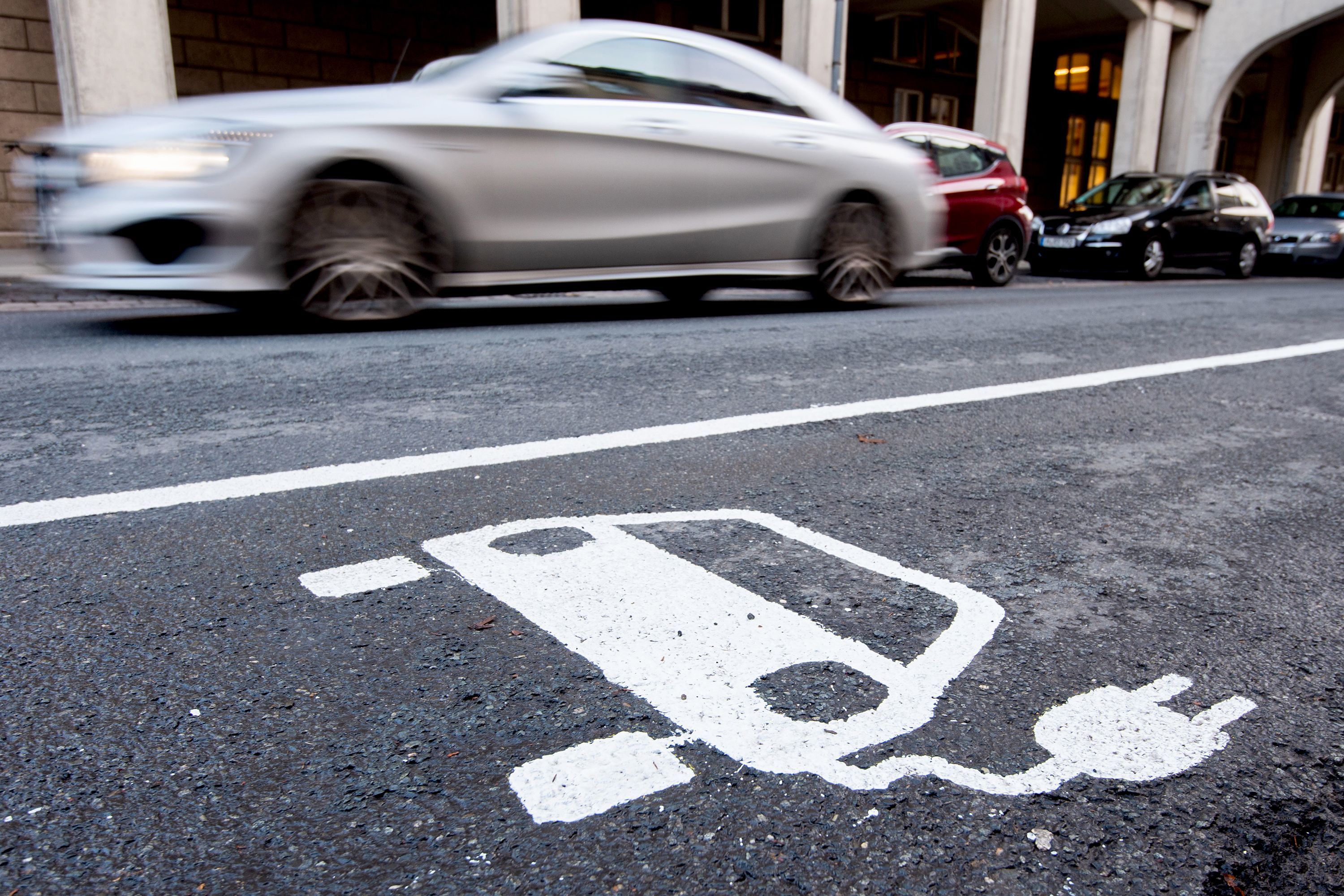 Image - Zahl der Elektroautos wächst auf über zwei Millionen – Anteil am gesamten Pkw-Bestand jedoch überschaubar