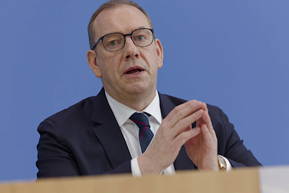 Keine leichte Aufgabe für Henning Otte (CDU), Wehrbeauftragter des Deutschen Bundestags: In seinem Jahresbericht zeigten sich die Probleme der Bundeswehr.