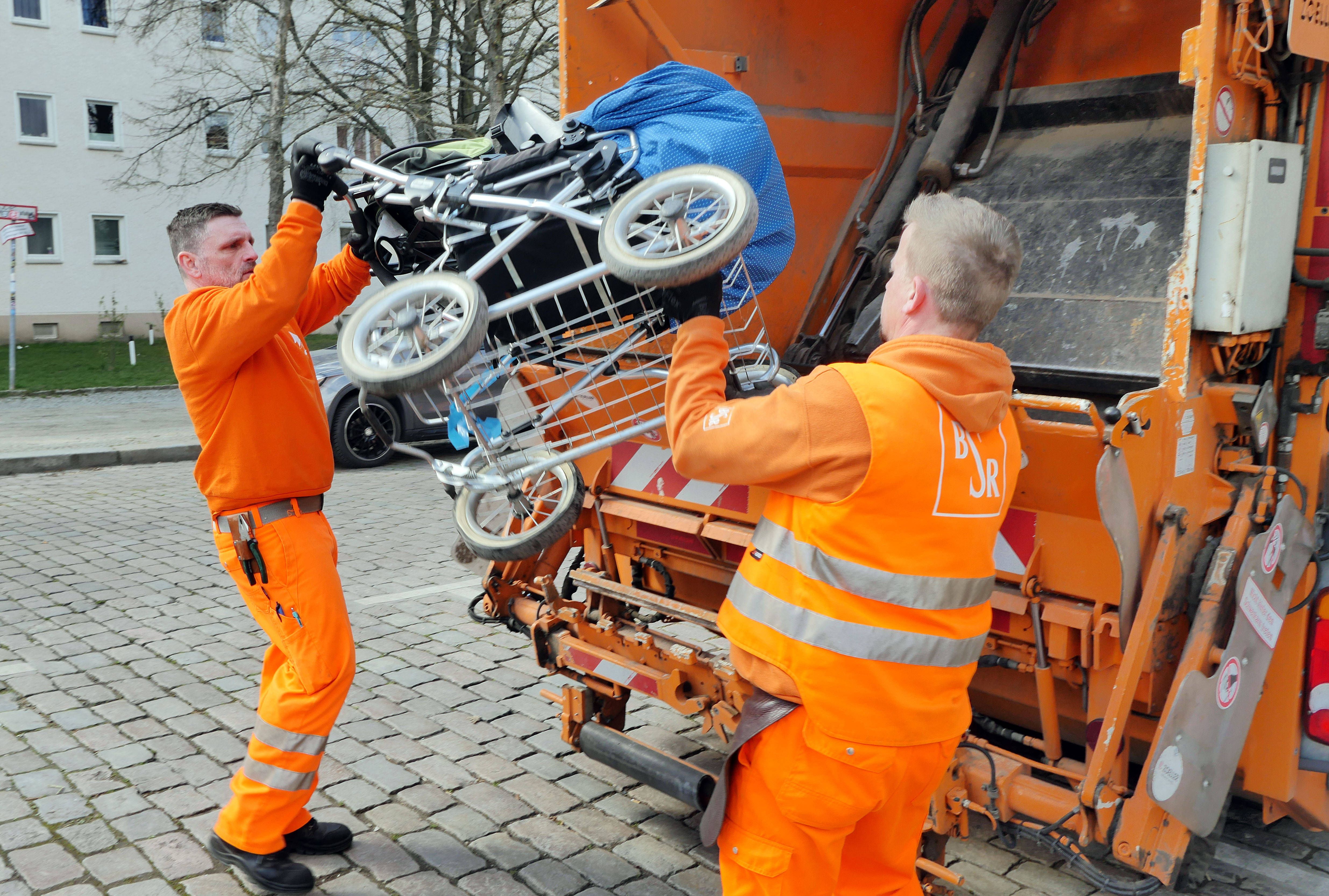 Sperrmüll gratis loswerden: BSR kommt gleich zweimal nach Lichtenberg