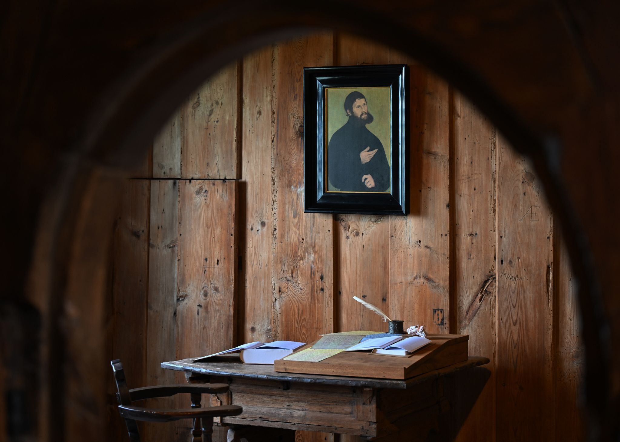 Image - „Im Dunkeln tappen“ und „ins Gras beißen“: Woher heutige Redewendungen stammen