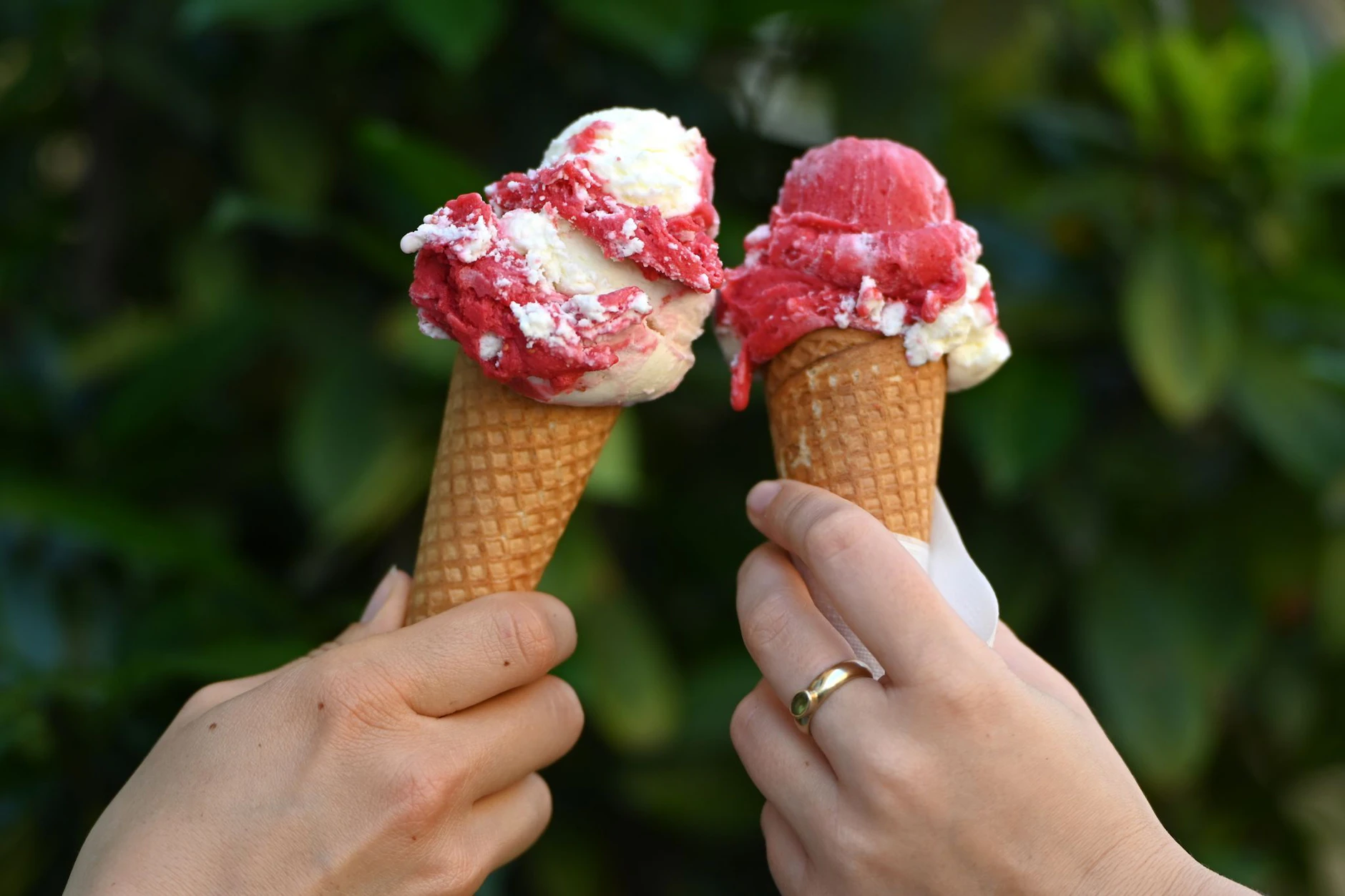 In Berlin wird schon wieder Eis gegessen.