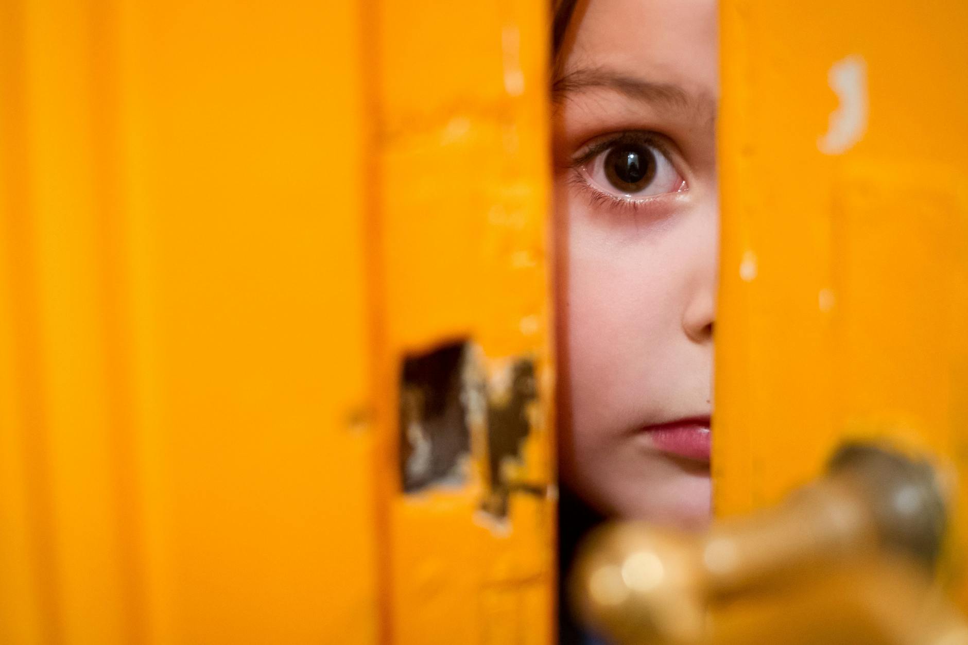 Ist mein Kind nun traumatisiert, weil es uns beim Sex gesehen hat? Eine Expertin kann Eltern beruhigen.